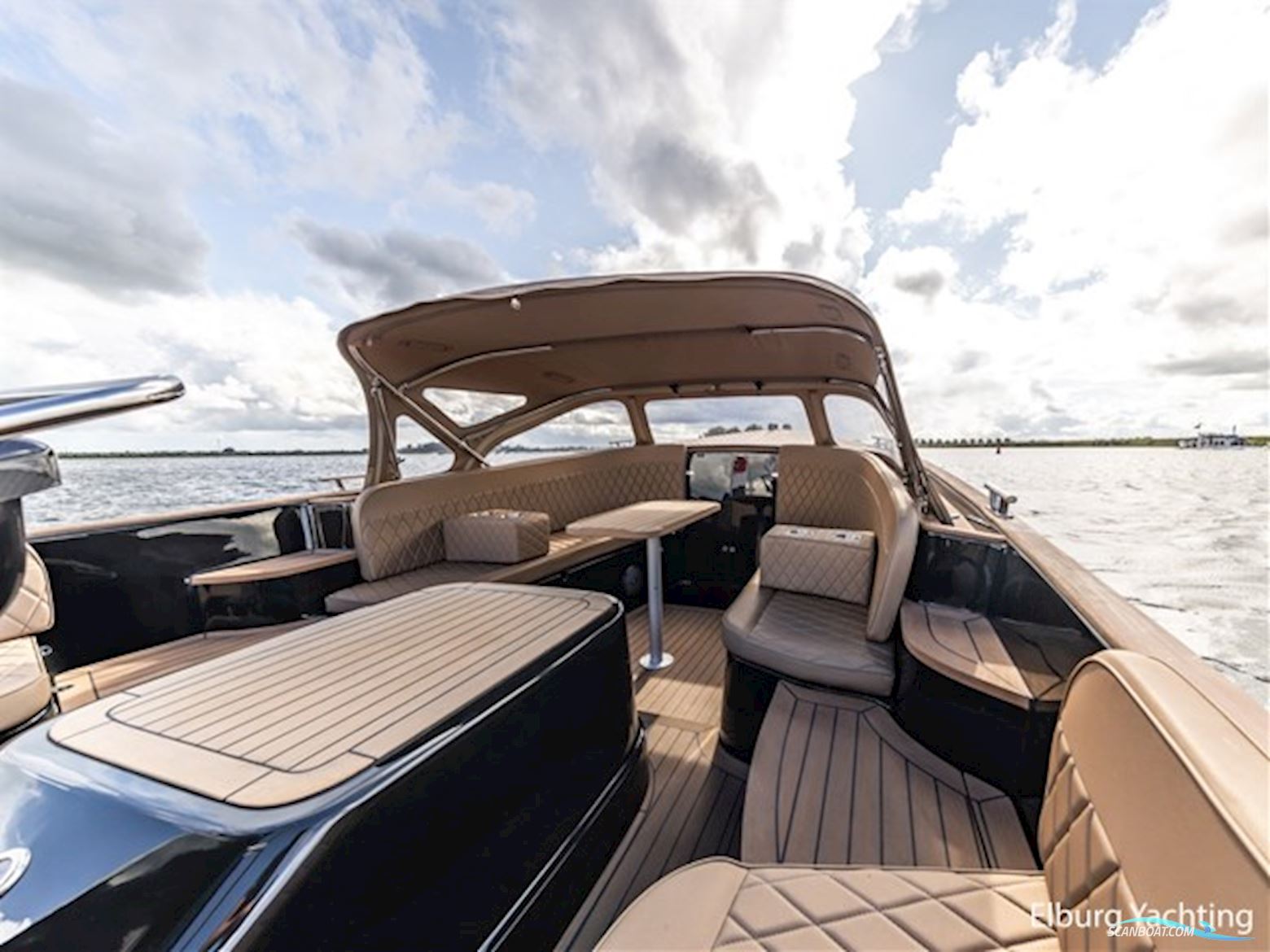 Waterspoor 717 Aviator