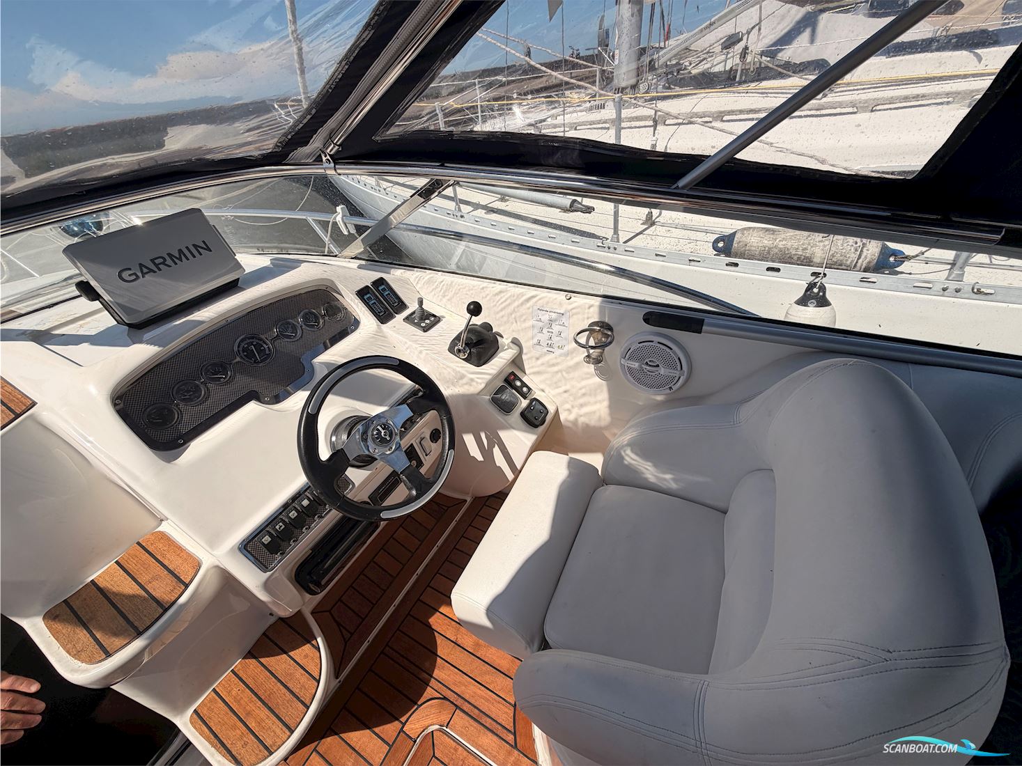 Windy 28 Ghibli