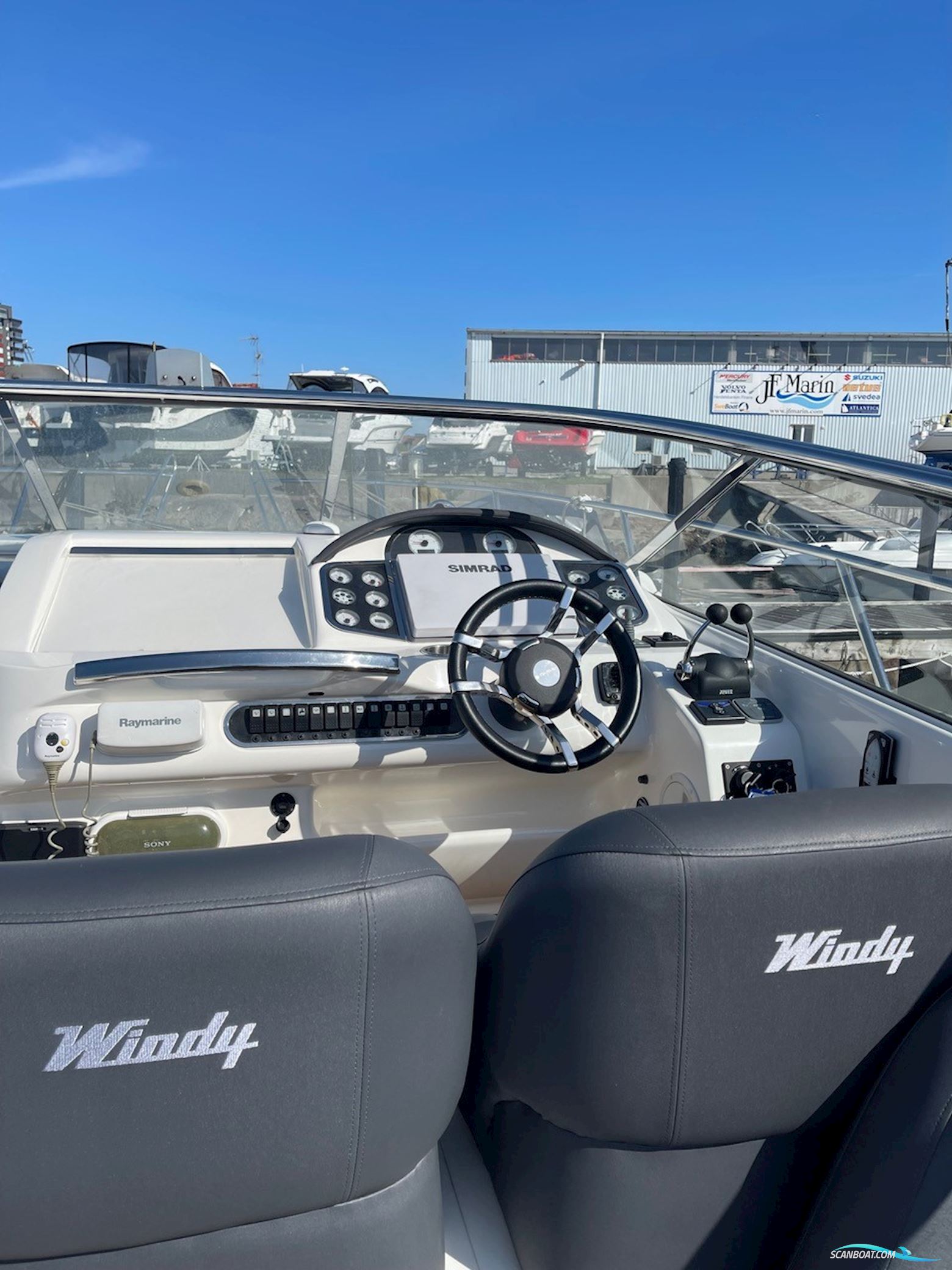 Windy 32 Grand Tornado