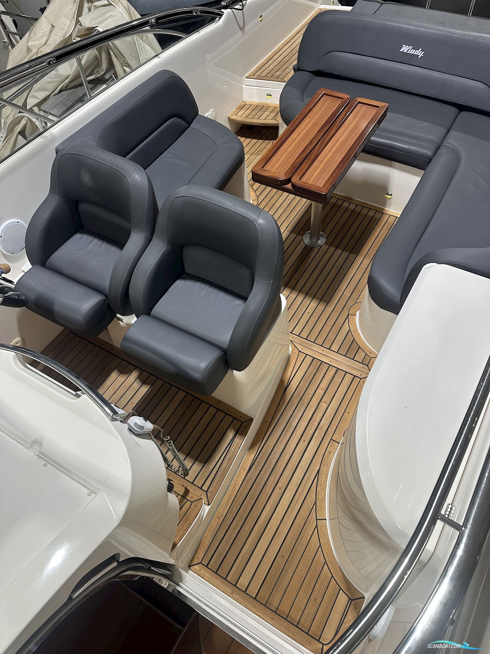 Windy 32 Grand Tornado