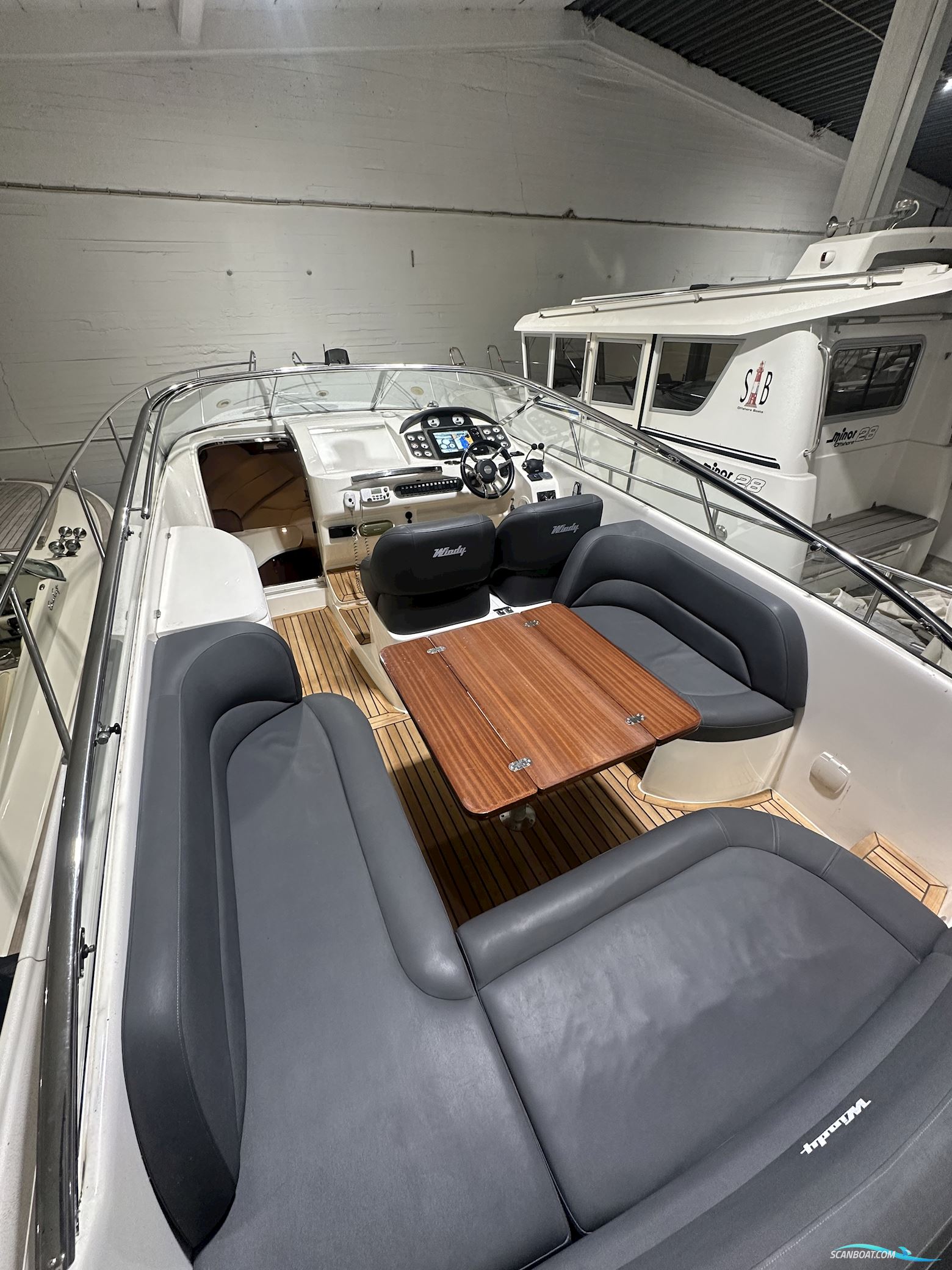 Windy 32 Grand Tornado