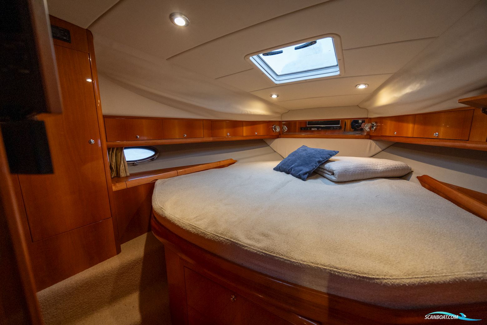 Windy 37 Grand Mistral HT (2008) | 410h | Twin Volvo Penta KAD300 | Immaculate Condition | One Owner