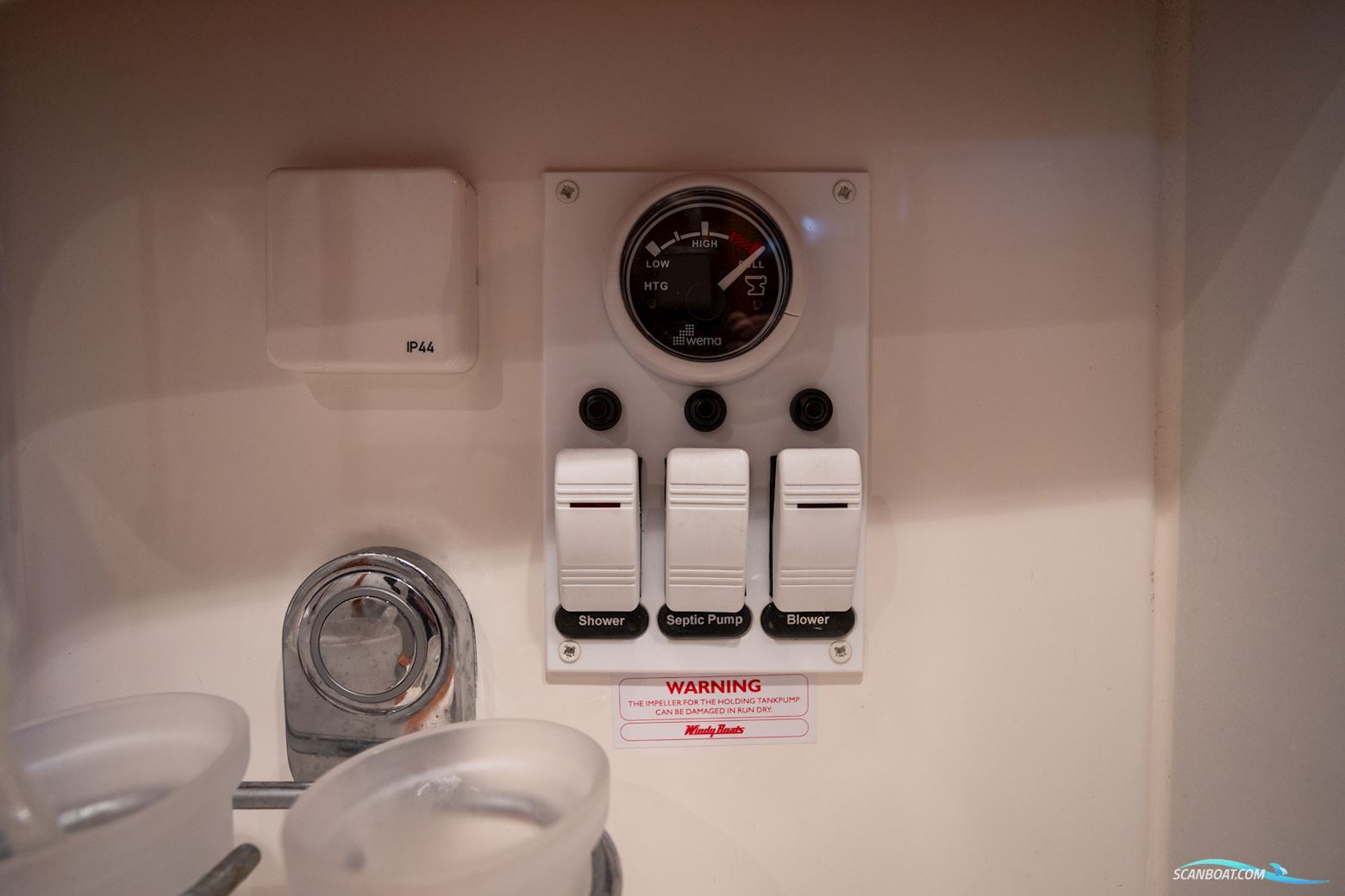 Windy 37 Grand Mistral HT (2008) | 410h | Twin Volvo Penta KAD300 | Immaculate Condition | One Owner