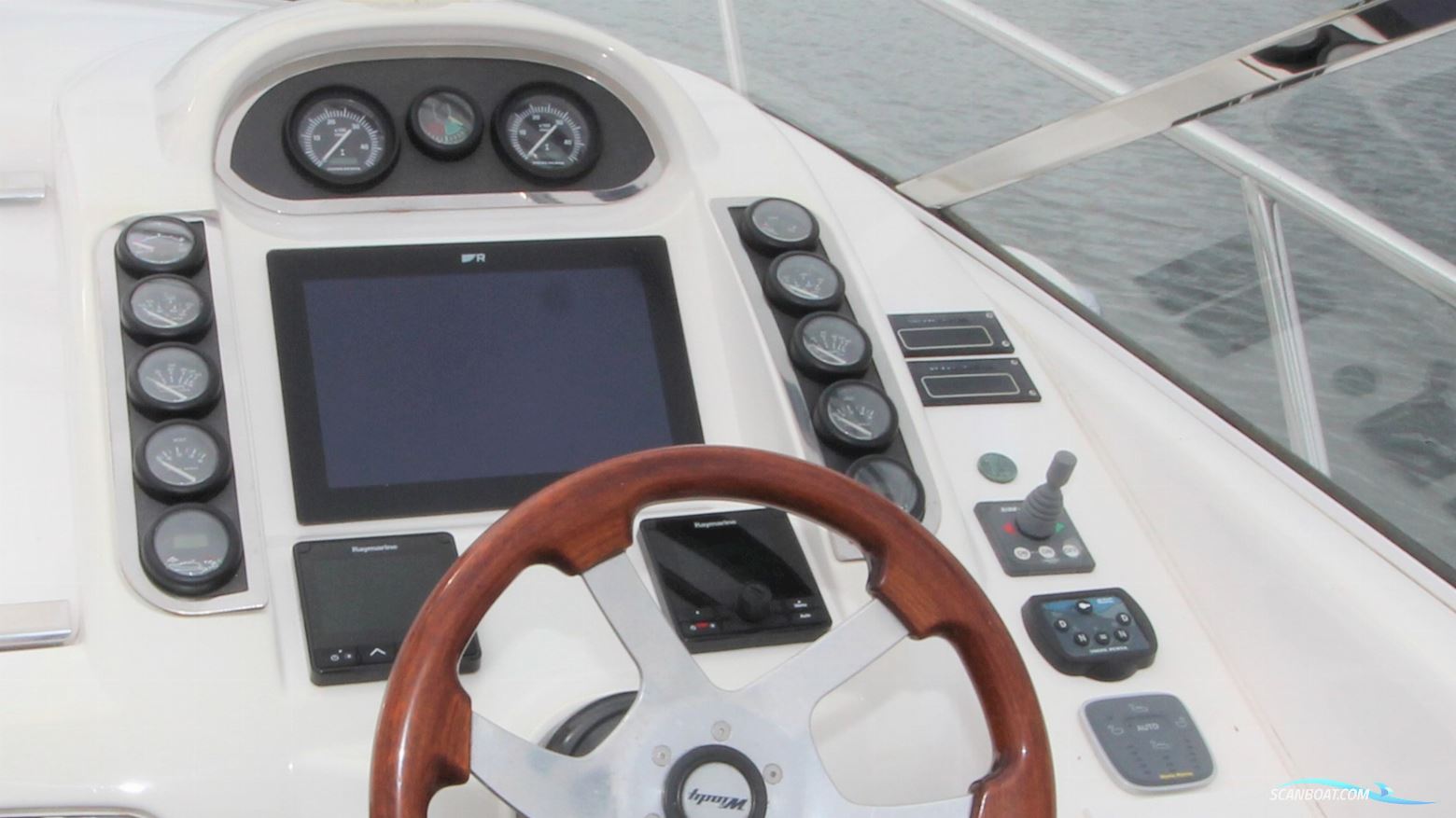 Windy Khamsin 34 Sun Lounge