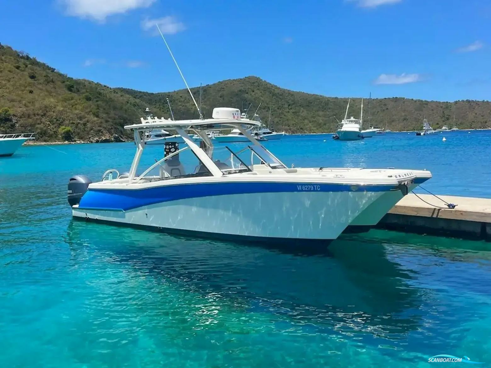 World Cat 280 DC-X Motorboat 2018, with Yamaha engine, USA