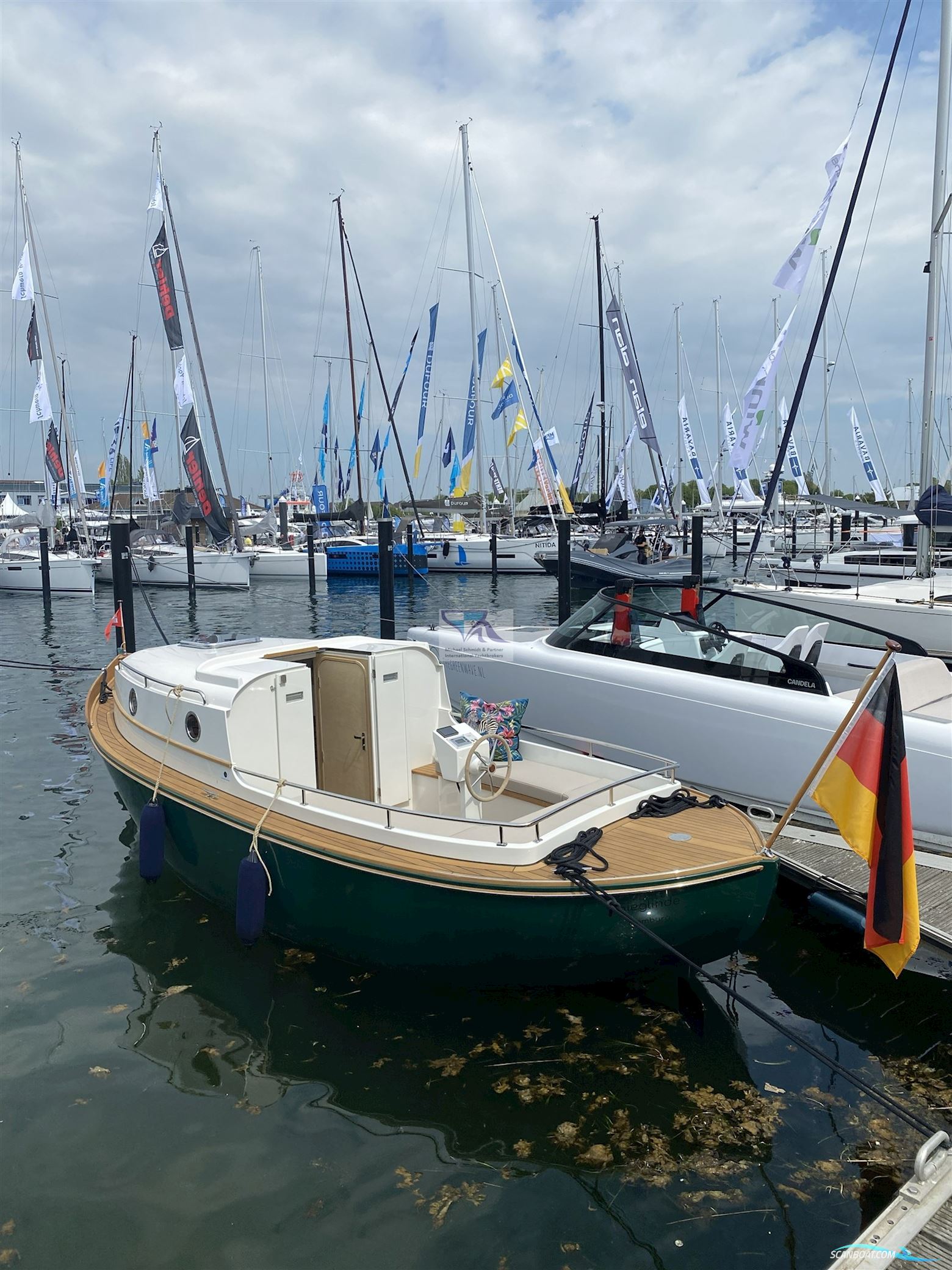 Yachtwerft Hamburg GmbH Elektro Tuckerboot 22f