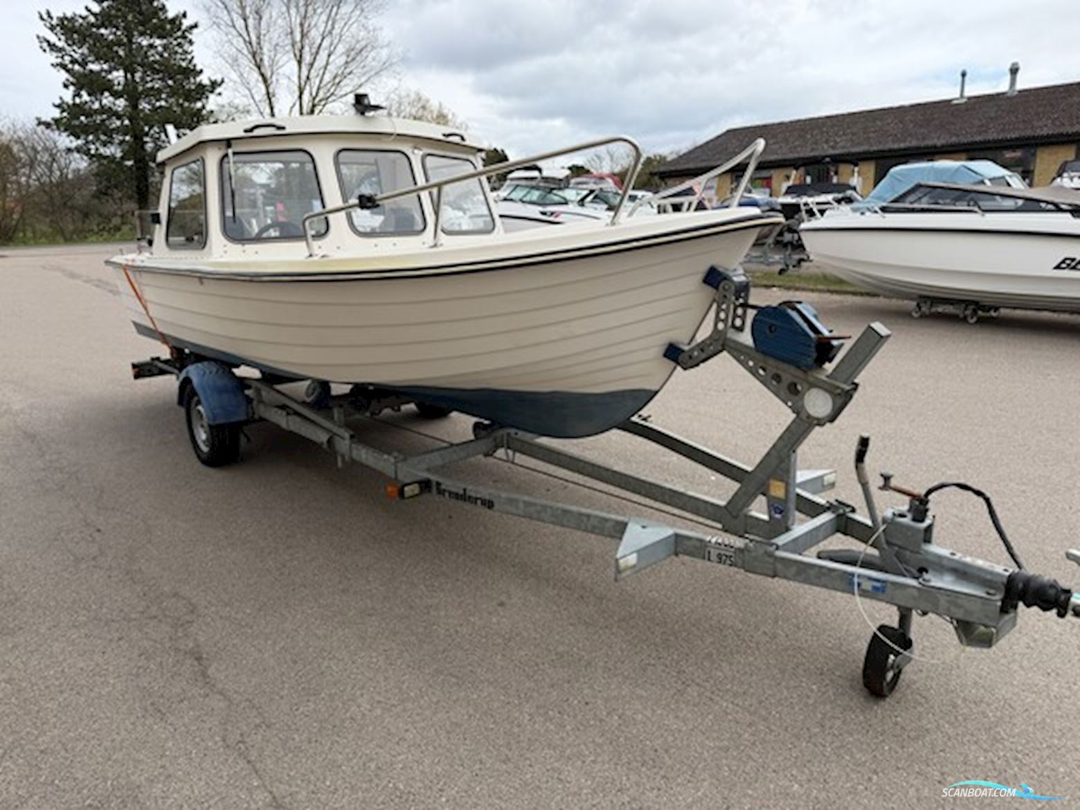 🛥️ Uttern 5600 MR med Suzuki 50 HK KUN 184 Timer  – Trailer – Klar til fiskeri og hygge på vandet Motorboot 2001, mit Suzuki motor, Dänemark
