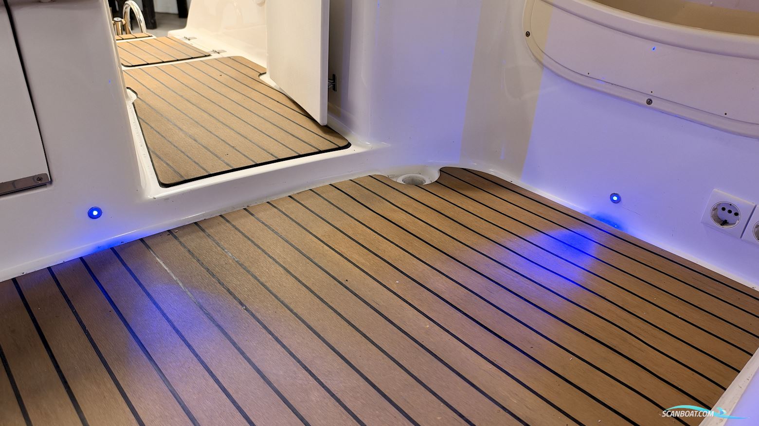  Saver 690 Cabin Sport
