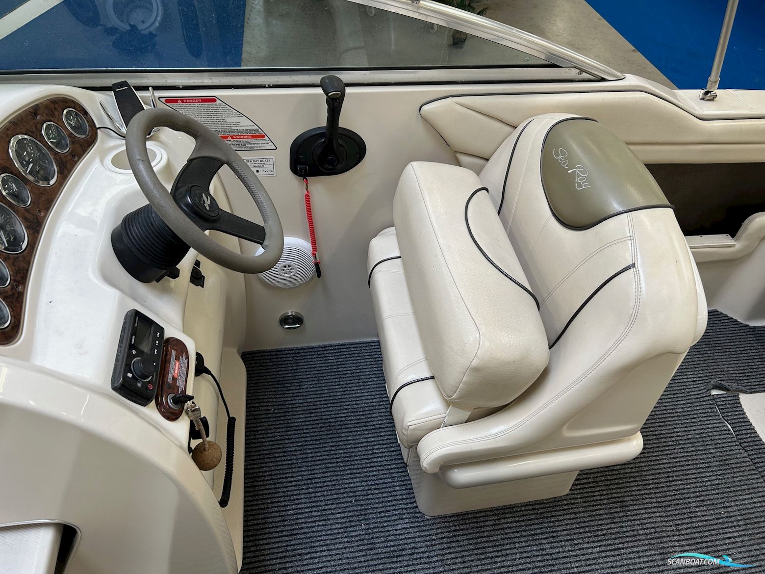  Searay 225 Weekender