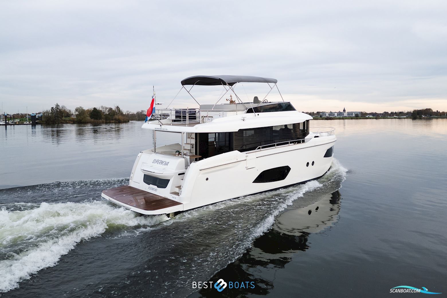 Absolute  Navetta 52