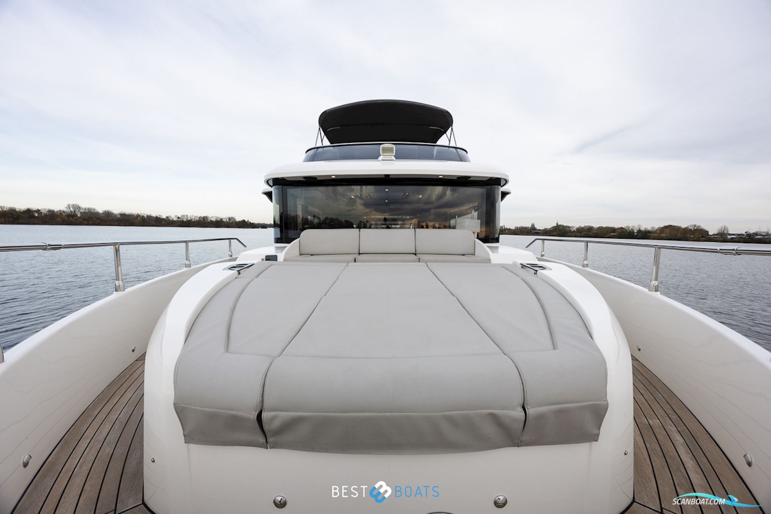 Absolute  Navetta 52