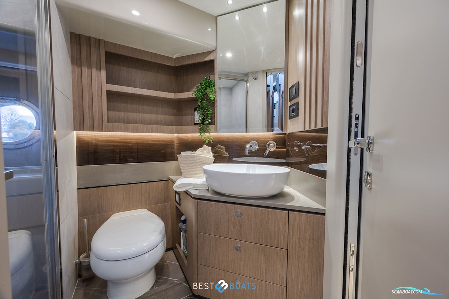 Absolute  Navetta 52