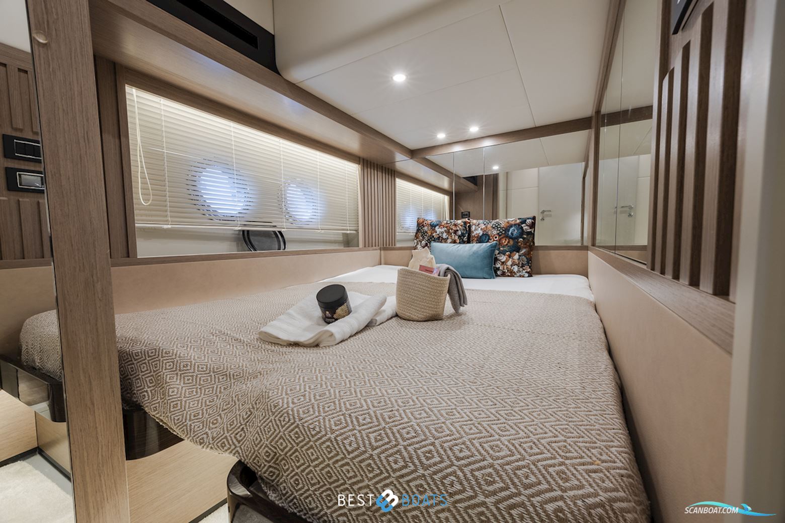 Absolute  Navetta 52