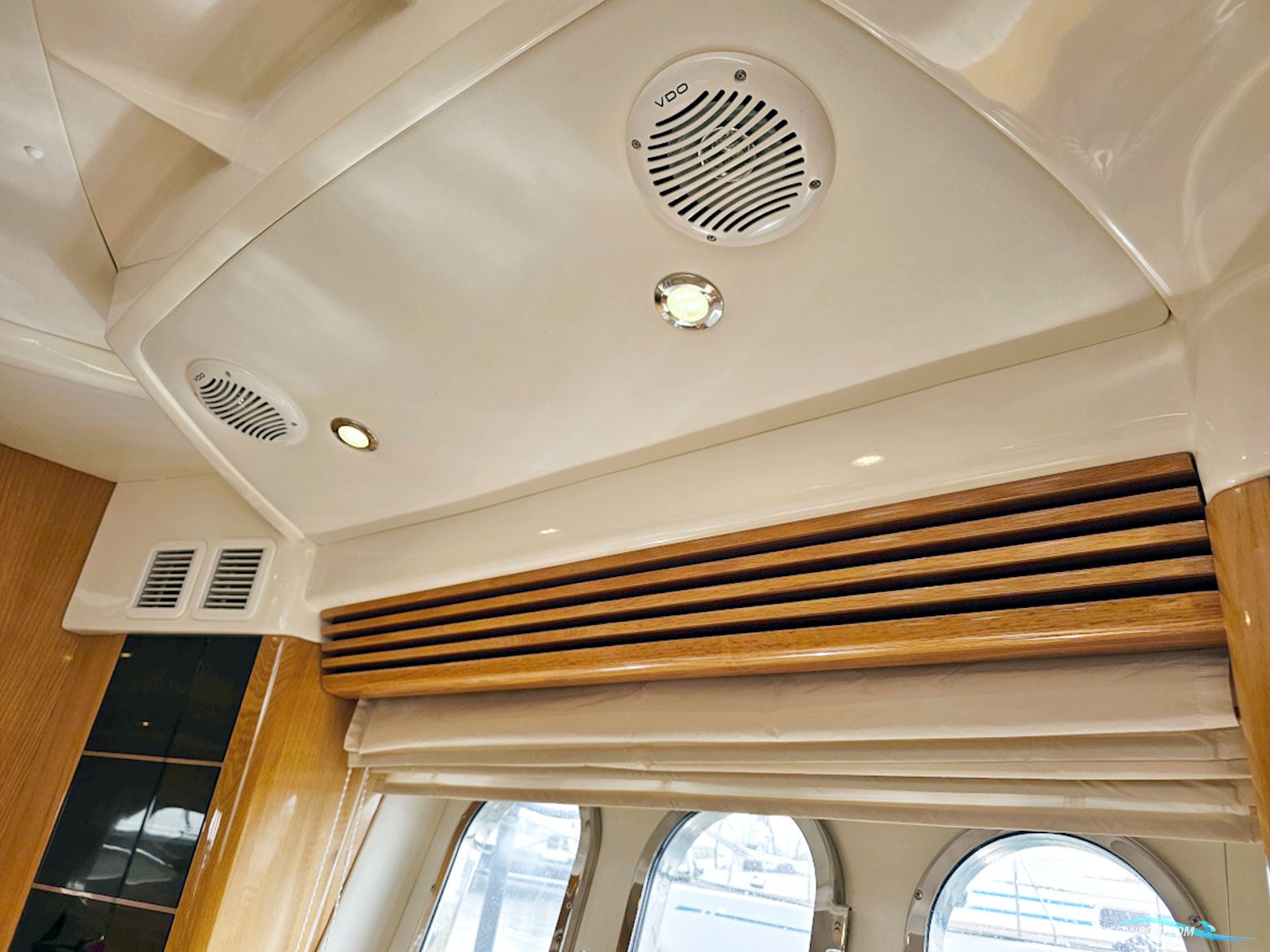 Absolute 47 HT Volvo Penta IPS-600