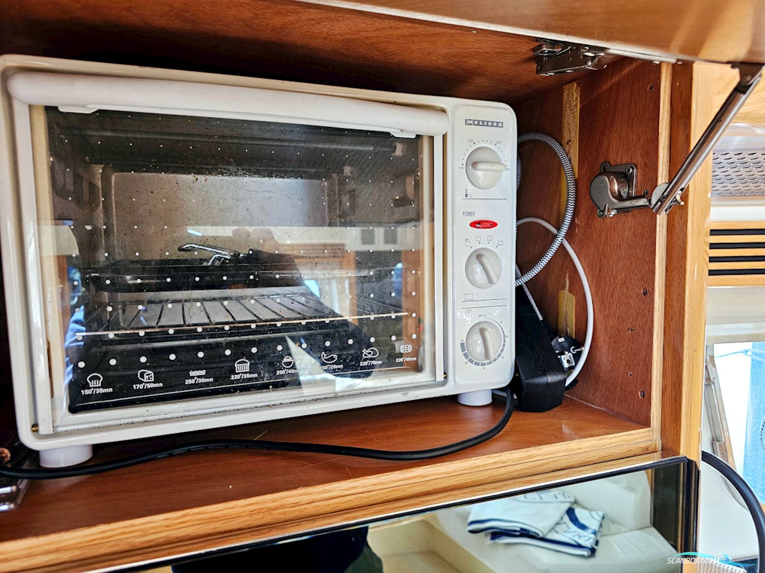 Absolute 47 HT Volvo Penta IPS-600