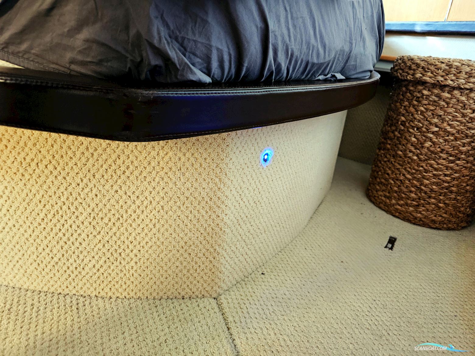 Absolute 47 HT Volvo Penta IPS-600