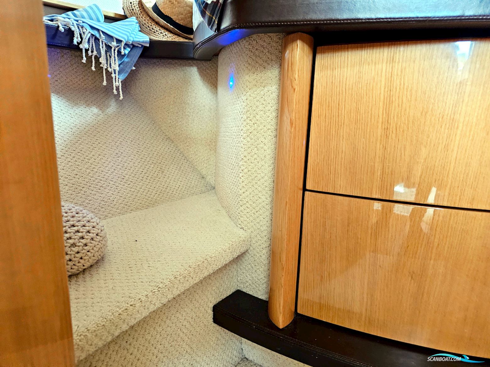 Absolute 47 HT Volvo Penta IPS-600