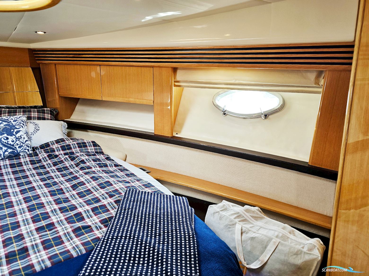 Absolute 47 HT Volvo Penta IPS-600