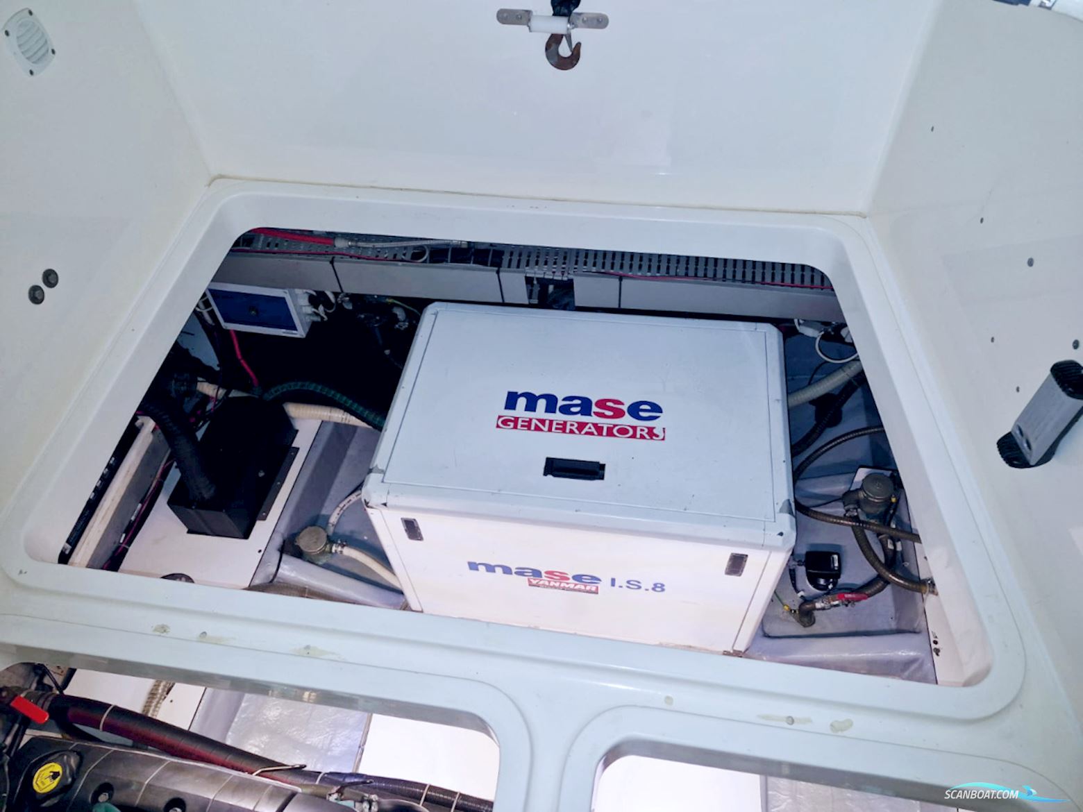 Absolute 47 HT Volvo Penta IPS-600