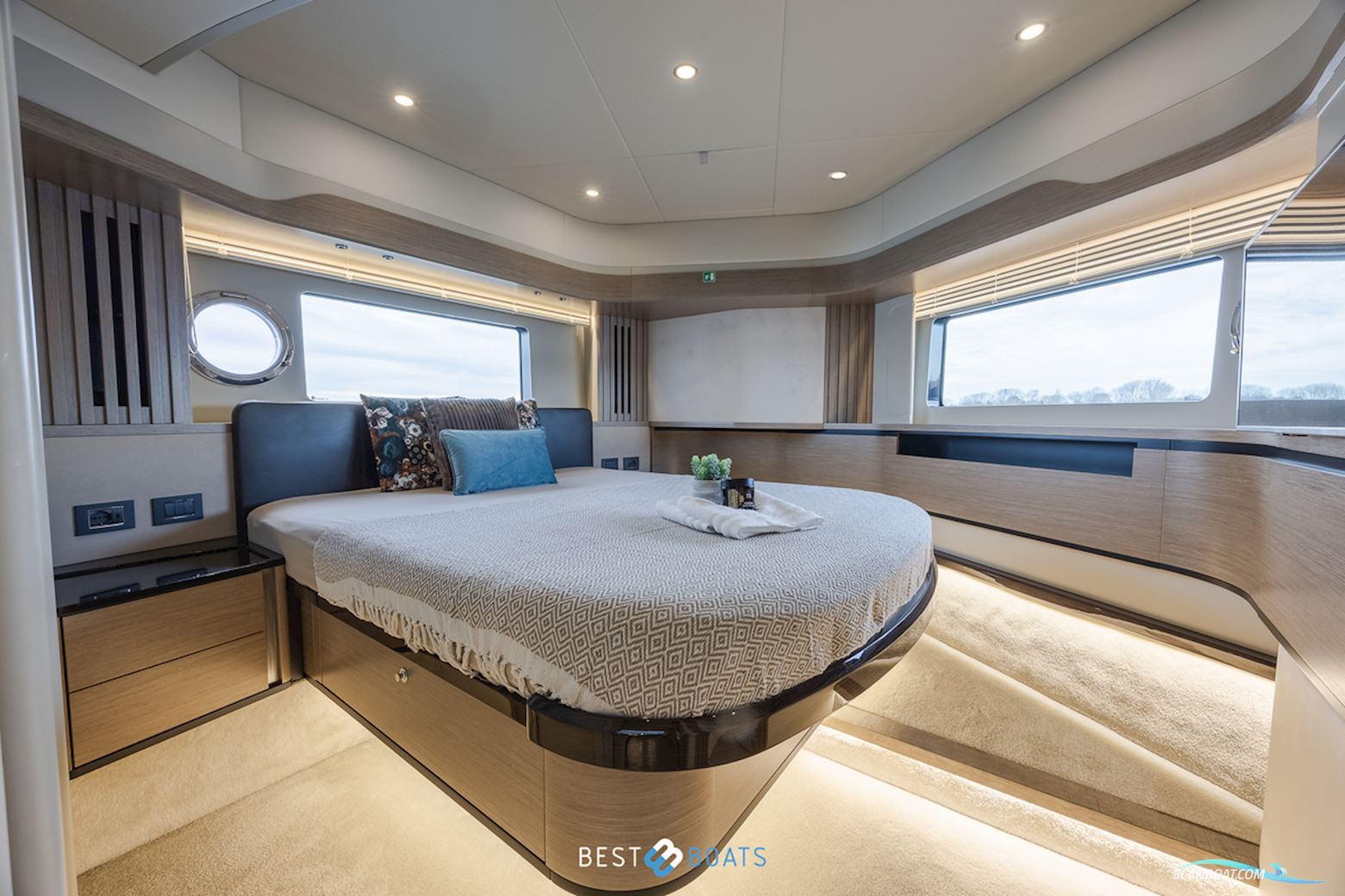 Absolute Navetta 52