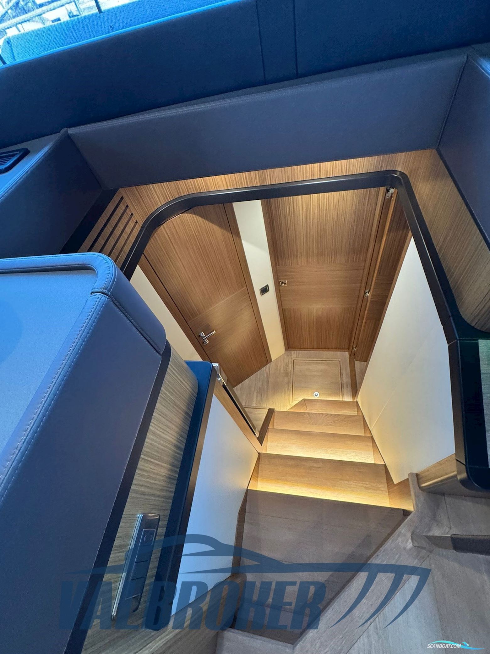 Absolute Navetta 52