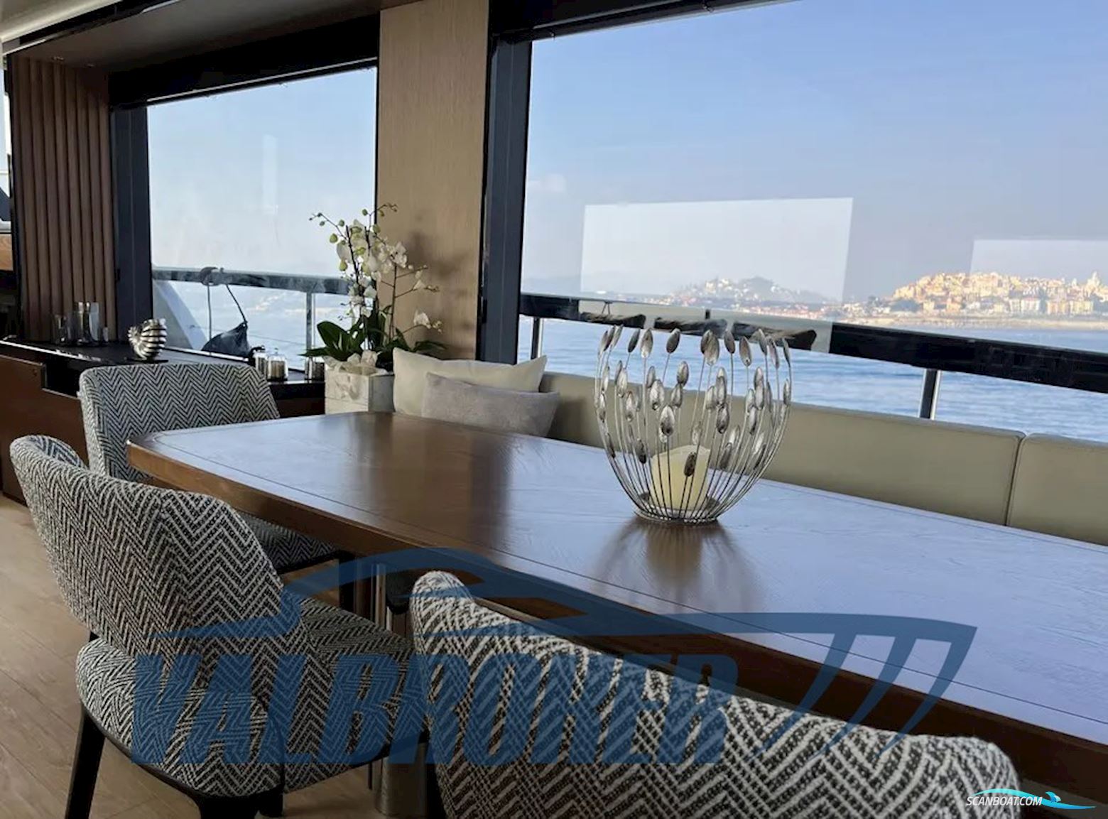 Absolute Navetta 68