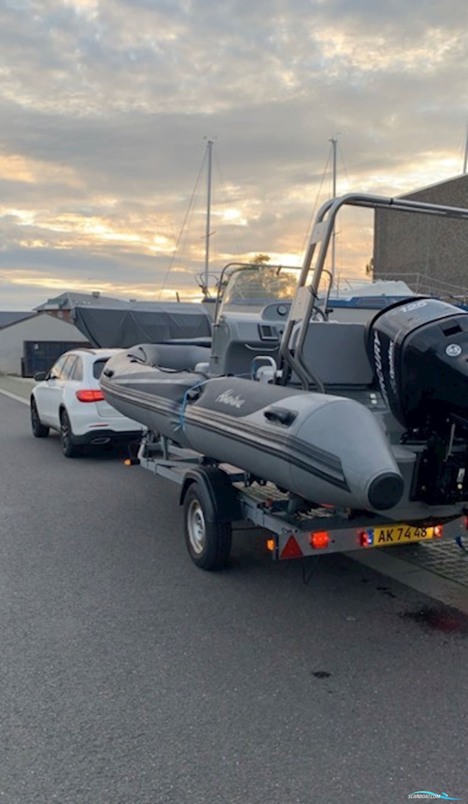 Adventure V-650 Inkl. Trailer