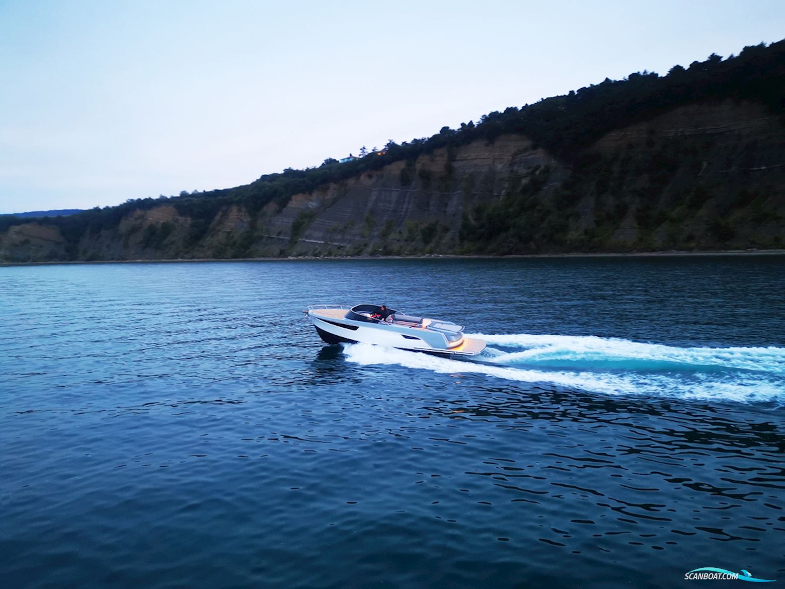 Alfastreet Marine 28 Cabin