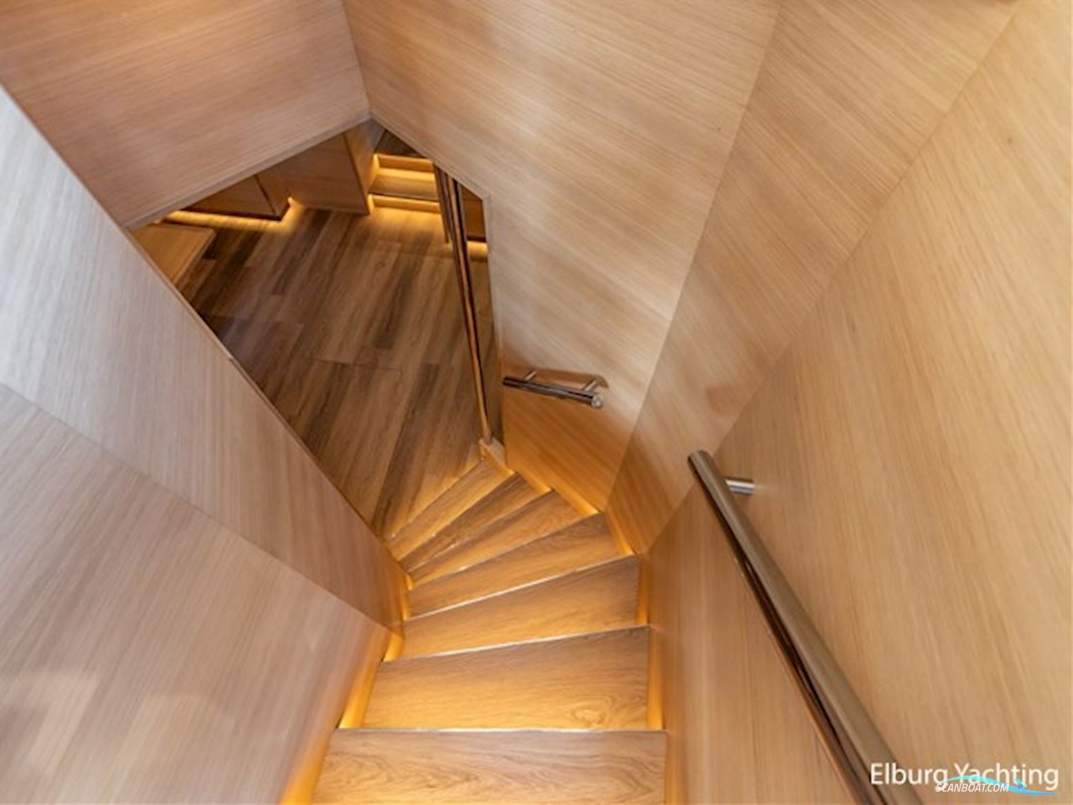 Alm Grand Voyager 65 