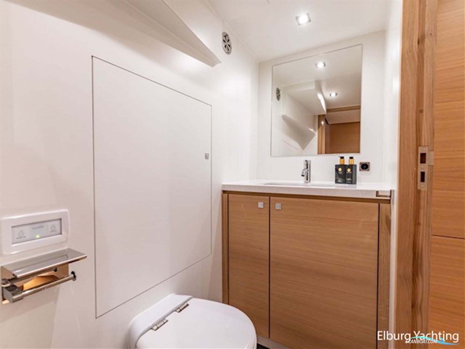 Alm Grand Voyager 65 