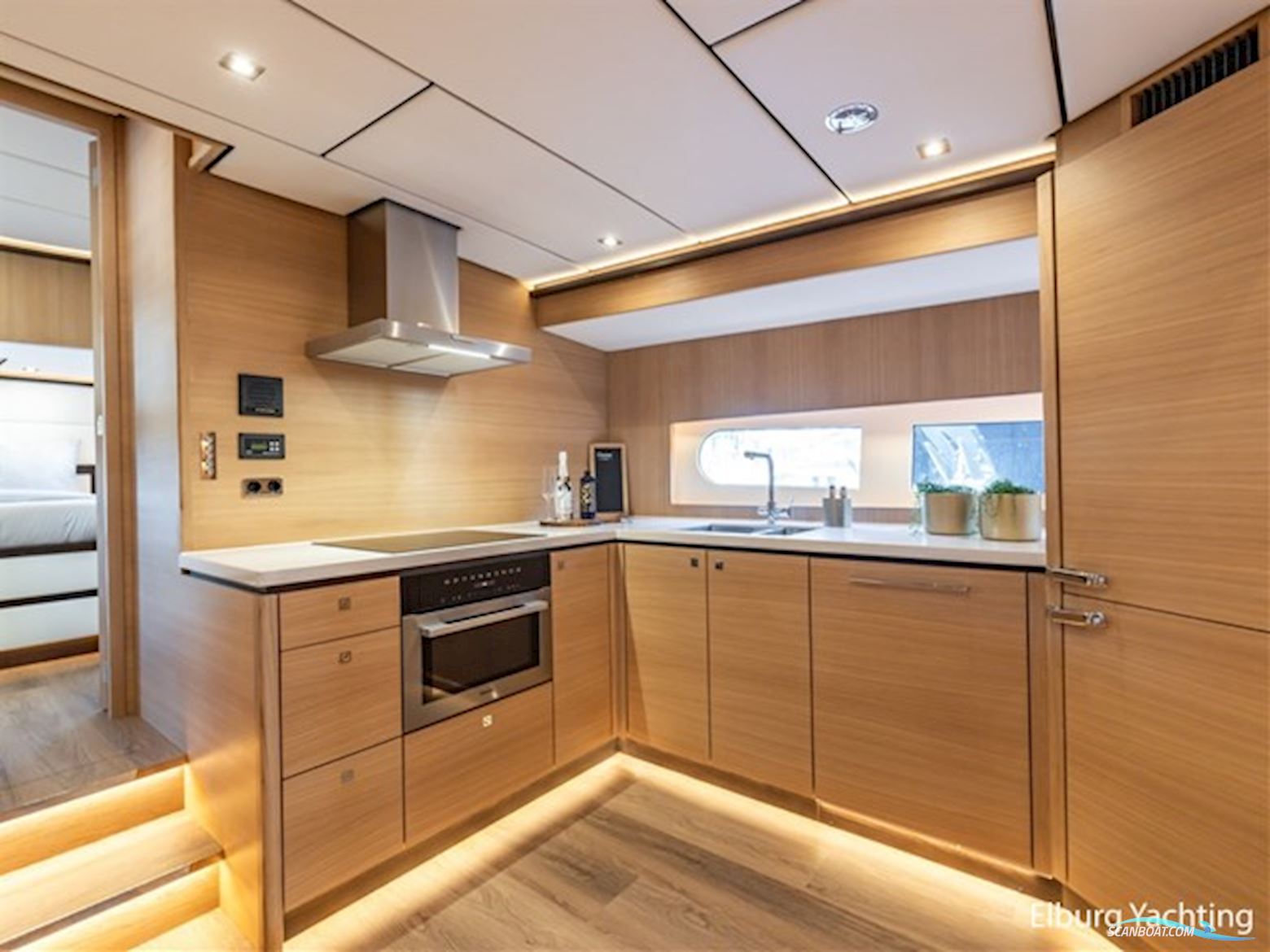 Alm Grand Voyager 65