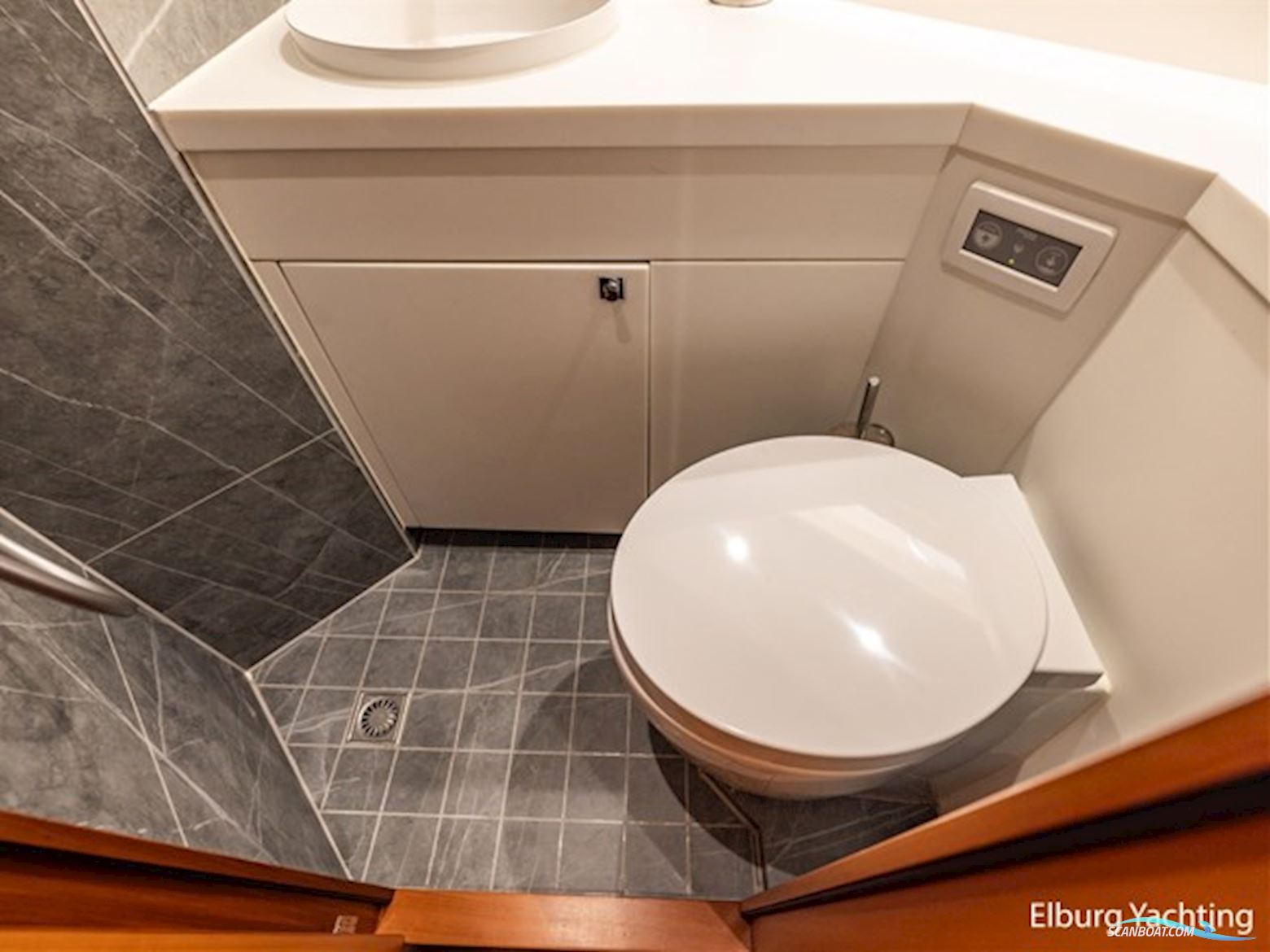 Altena  52 - Aluminium - Fast Going 