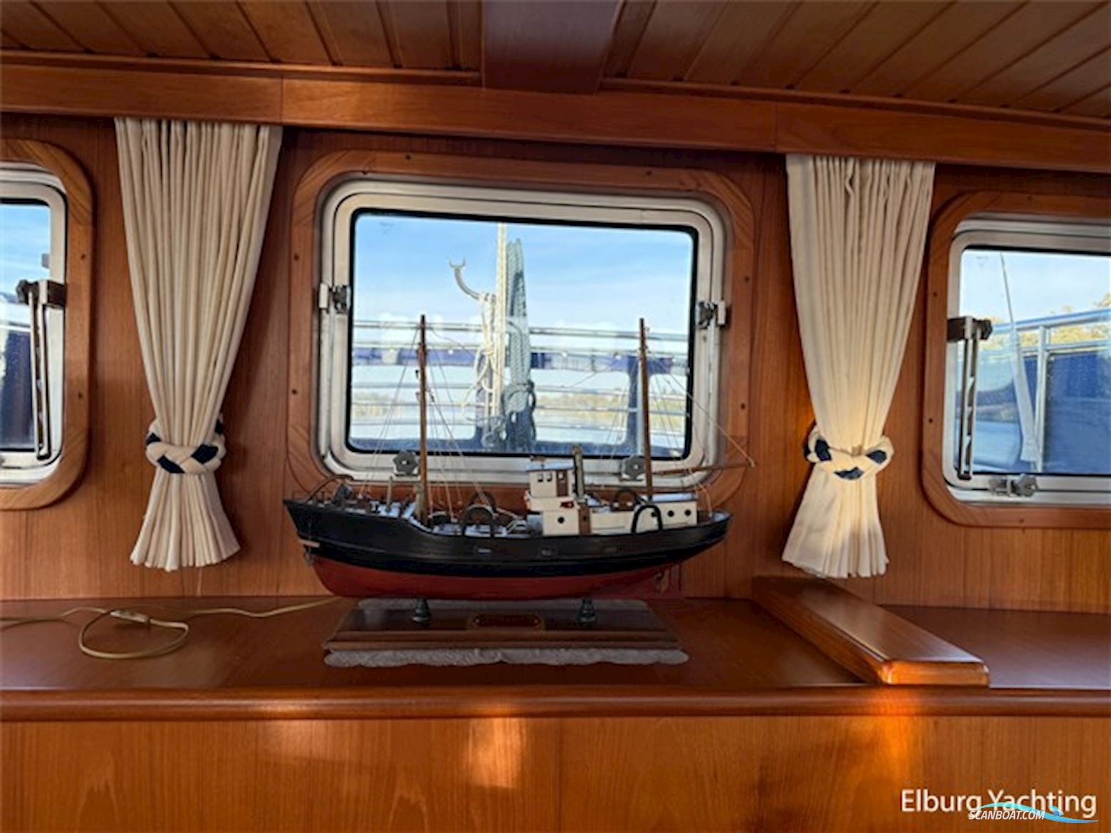 Altena 45 Blue Water Trawler - Stabilizers