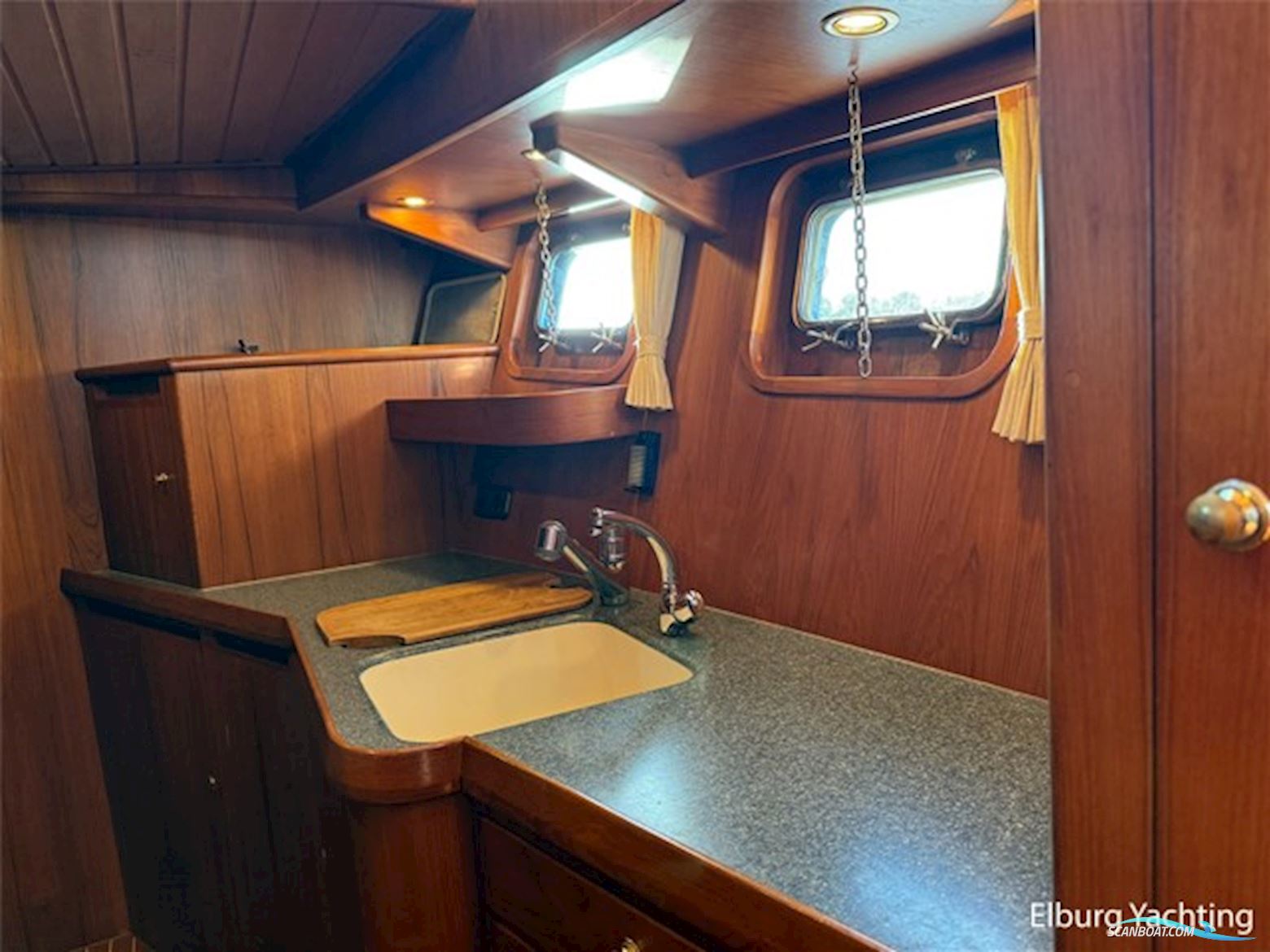 Altena 45 Blue Water Trawler - Stabilizers