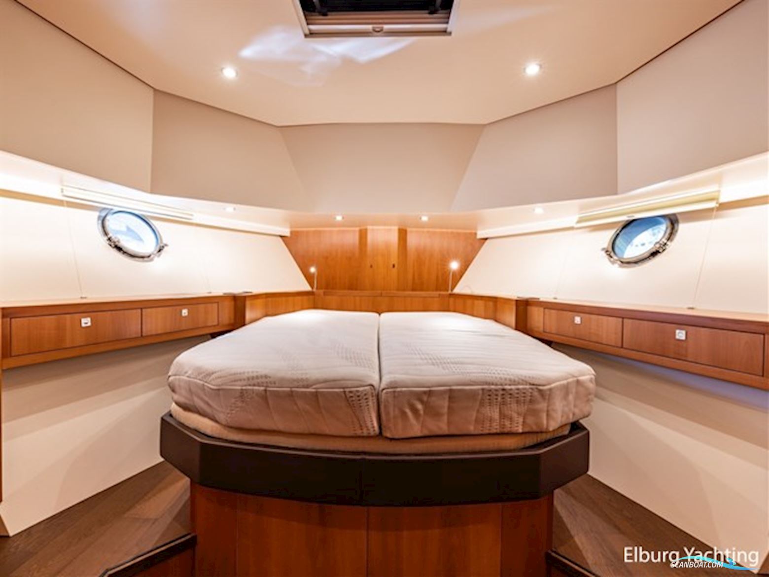 Altena 52 - Fast Going  - Aluminium