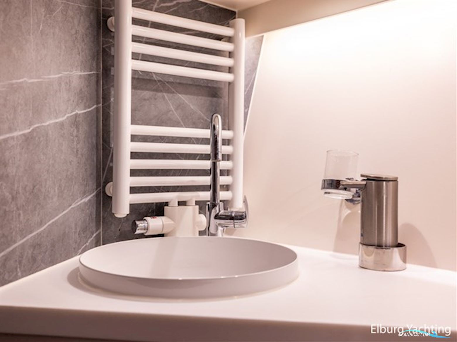 Altena 52 - Fast Going  - Aluminium