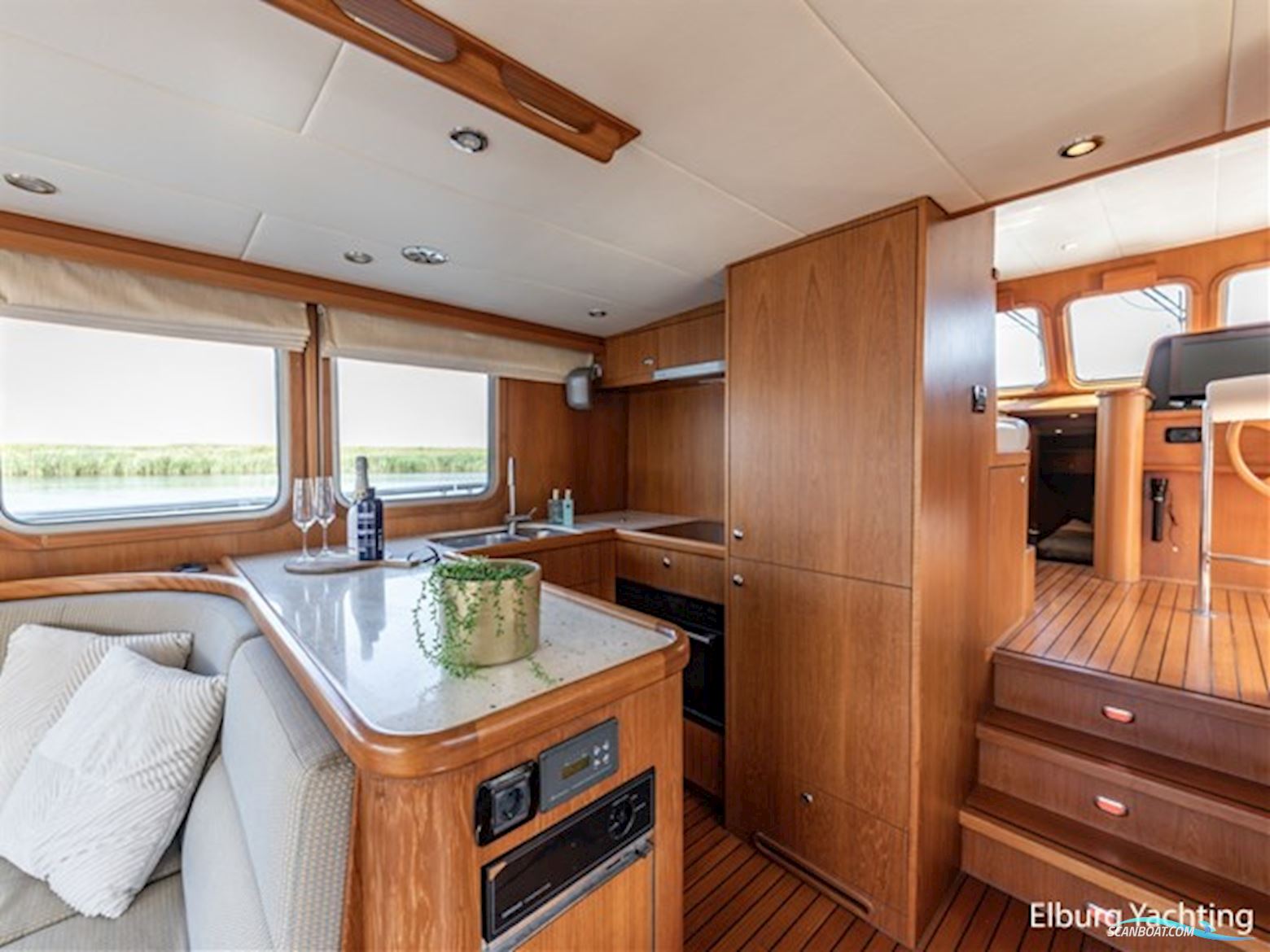 Altena 53 Custom Trawler - Stabilizers