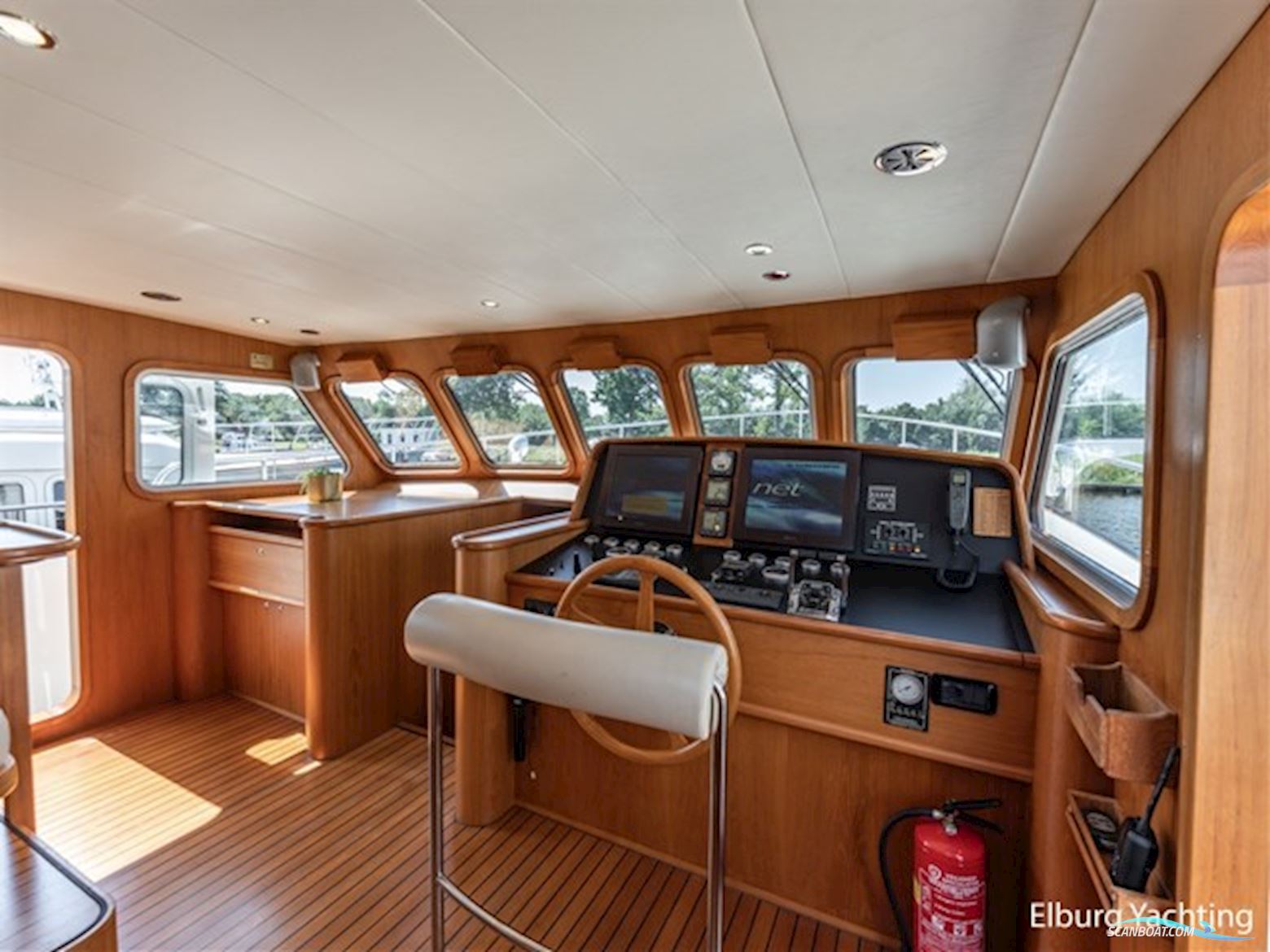 Altena 53 Custom Trawler - Stabilizers