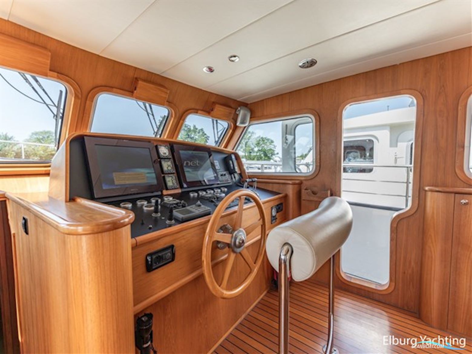 Altena 53 Custom Trawler - Stabilizers