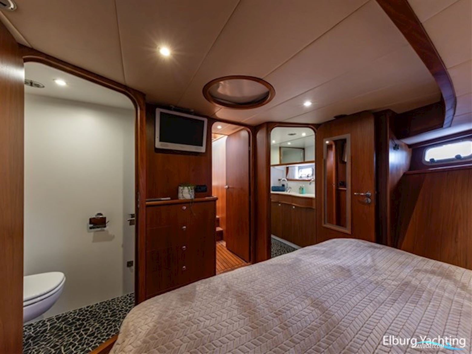 Altena 53 Custom Trawler - Stabilizers