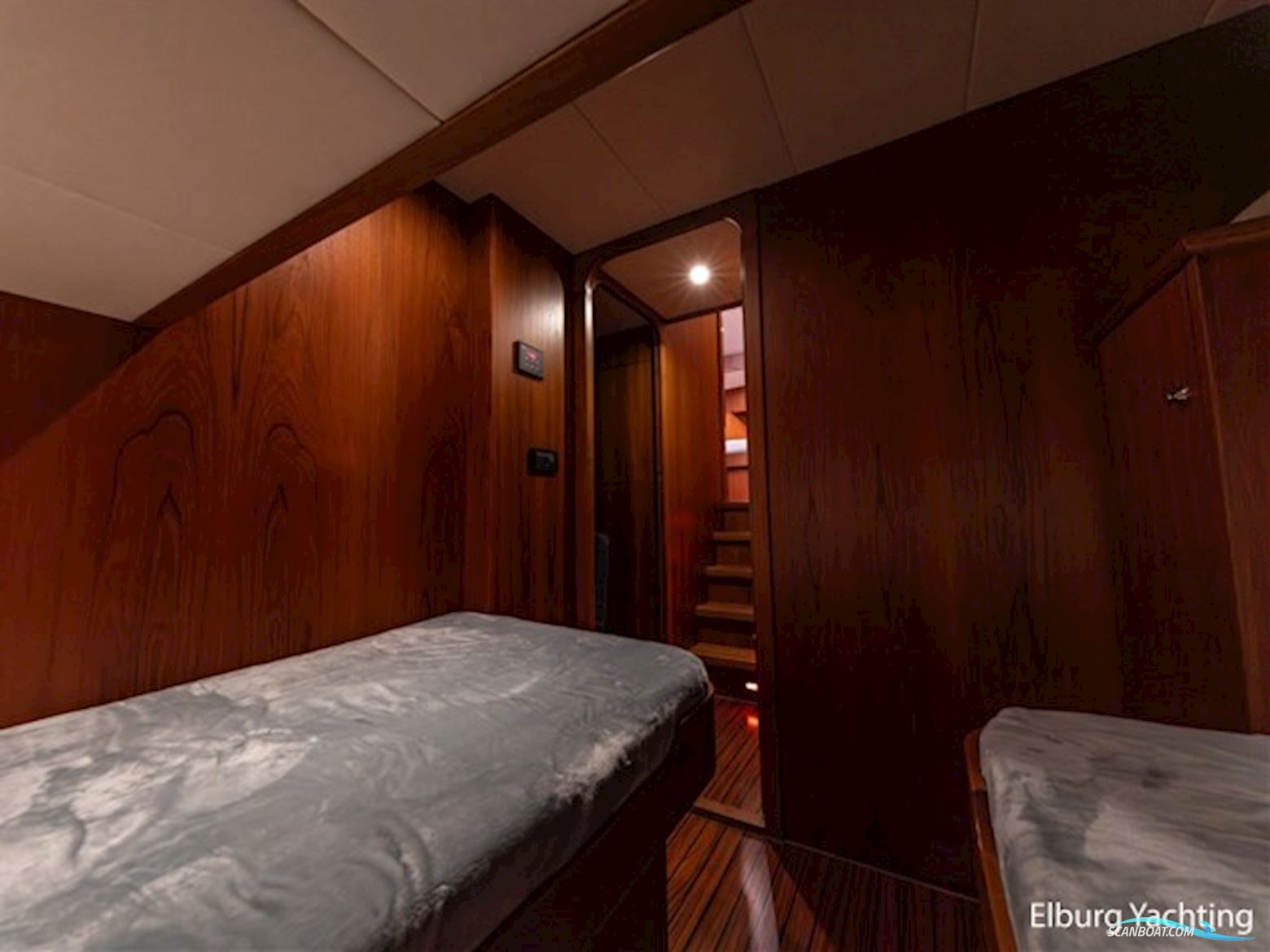 Altena 53 Custom Trawler - Stabilizers