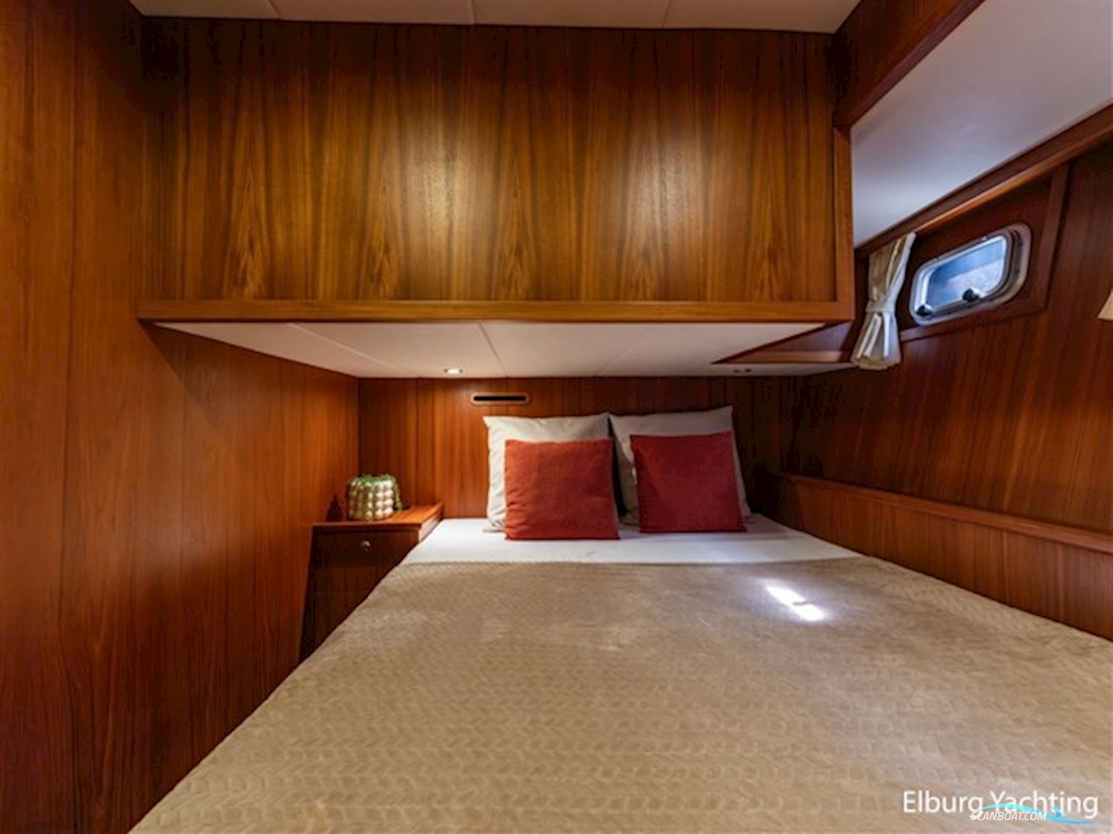 Altena 53 Custom Trawler - Stabilizers