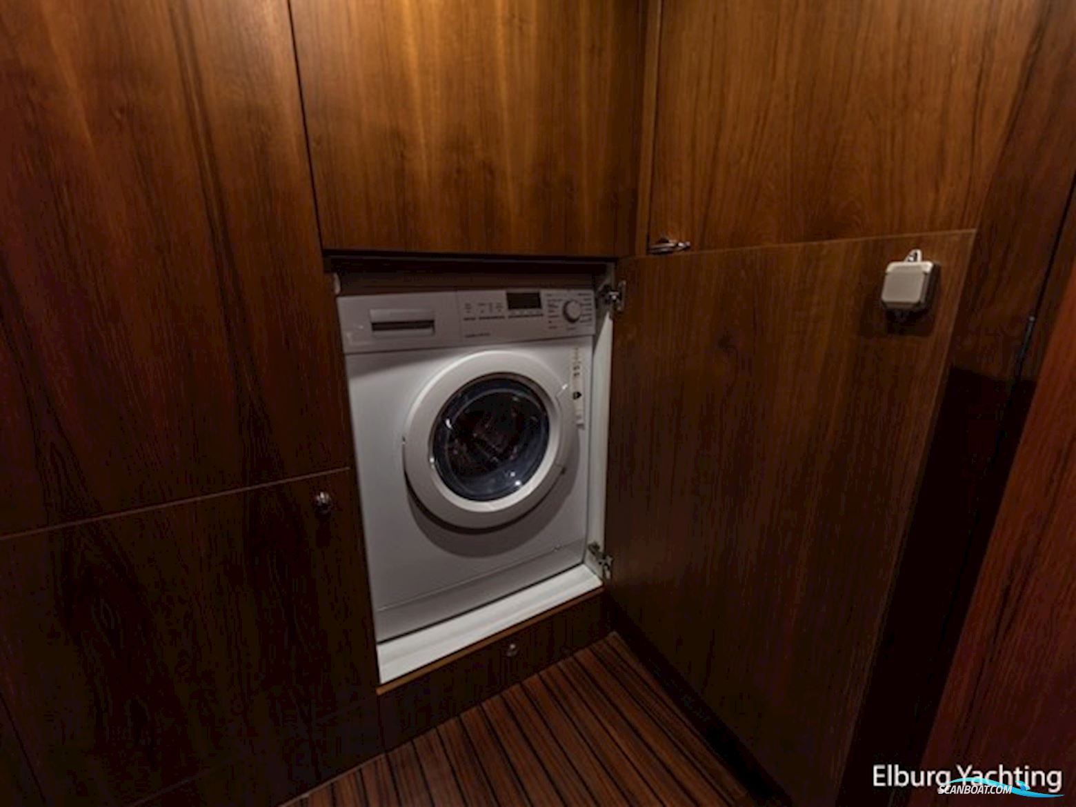 Altena 53 Custom Trawler - Stabilizers