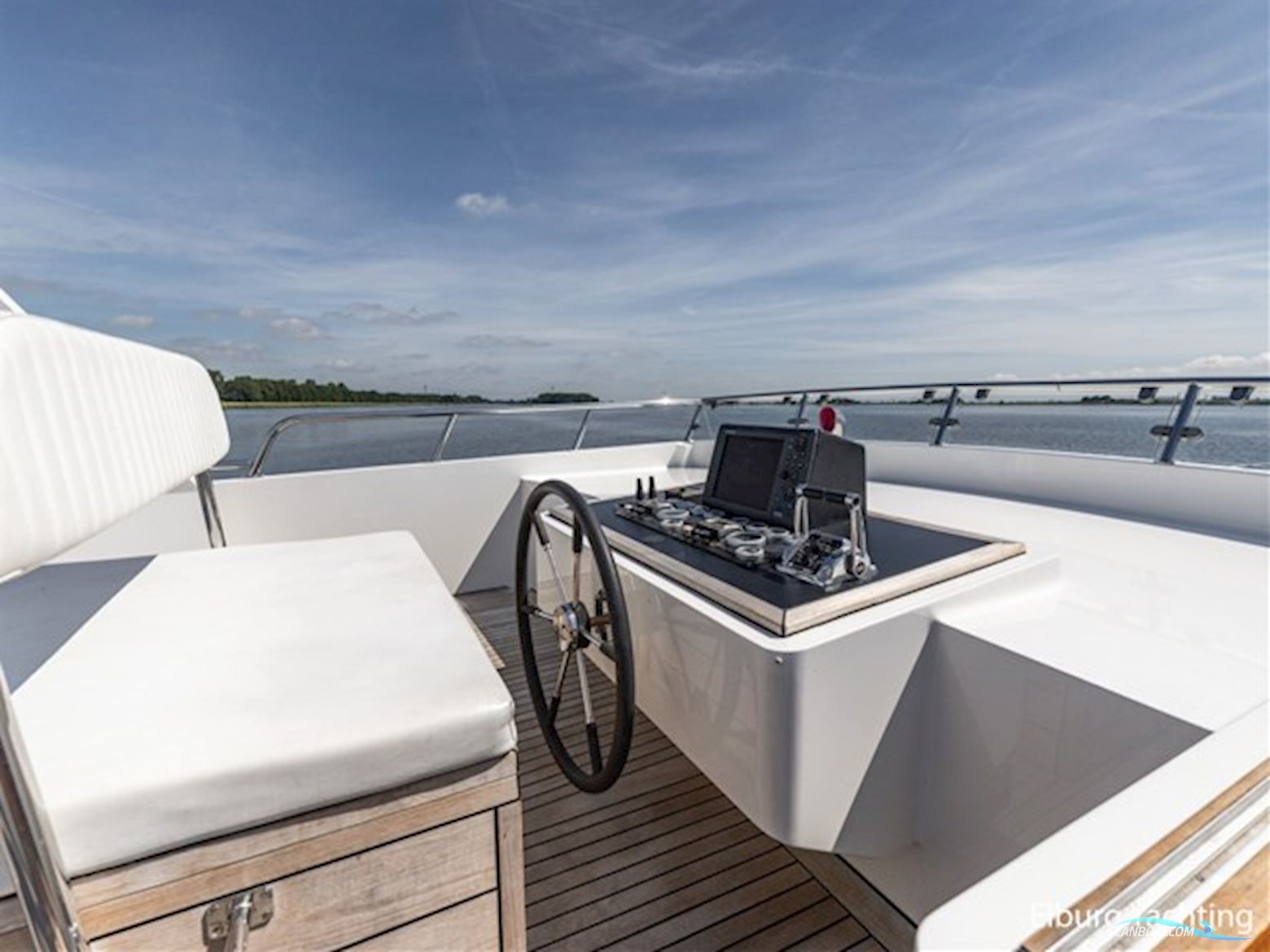 Altena 53 Custom Trawler - Stabilizers