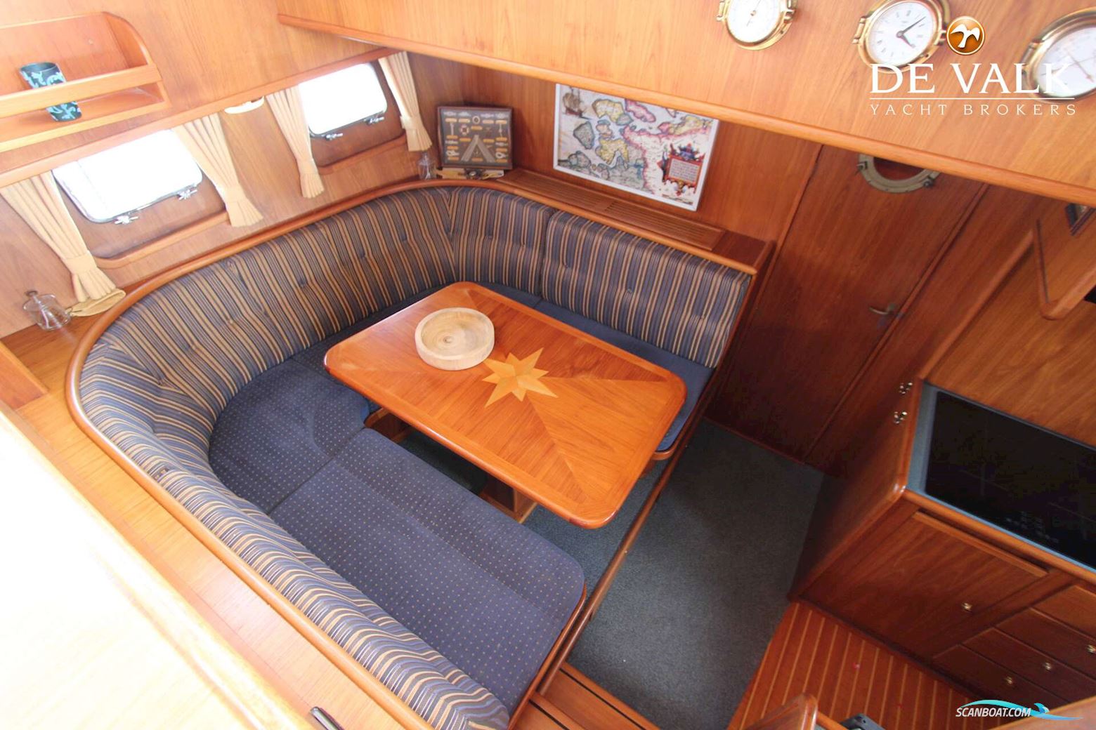 Altena Blue Water Trawler 48