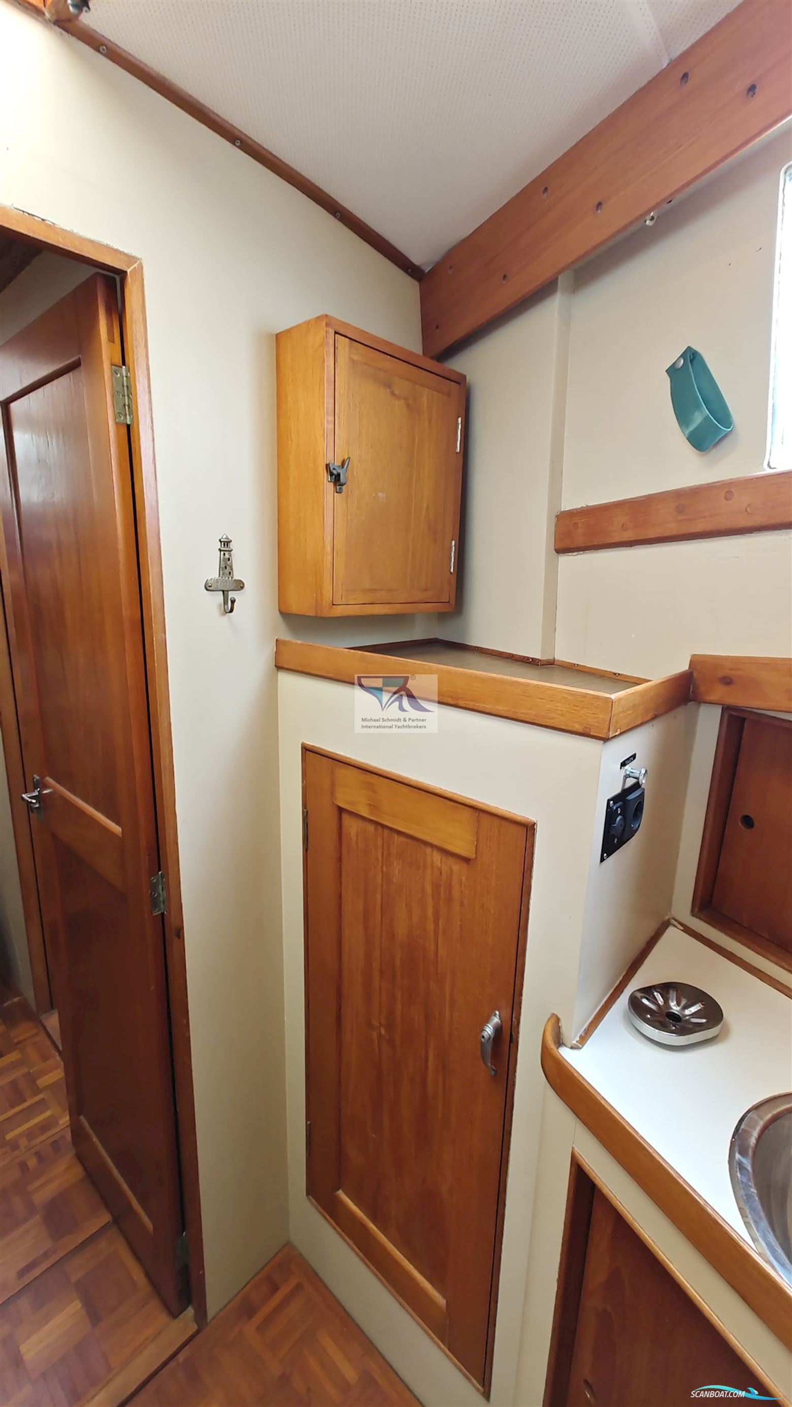 American Marine GRAND BANKS 48 MY