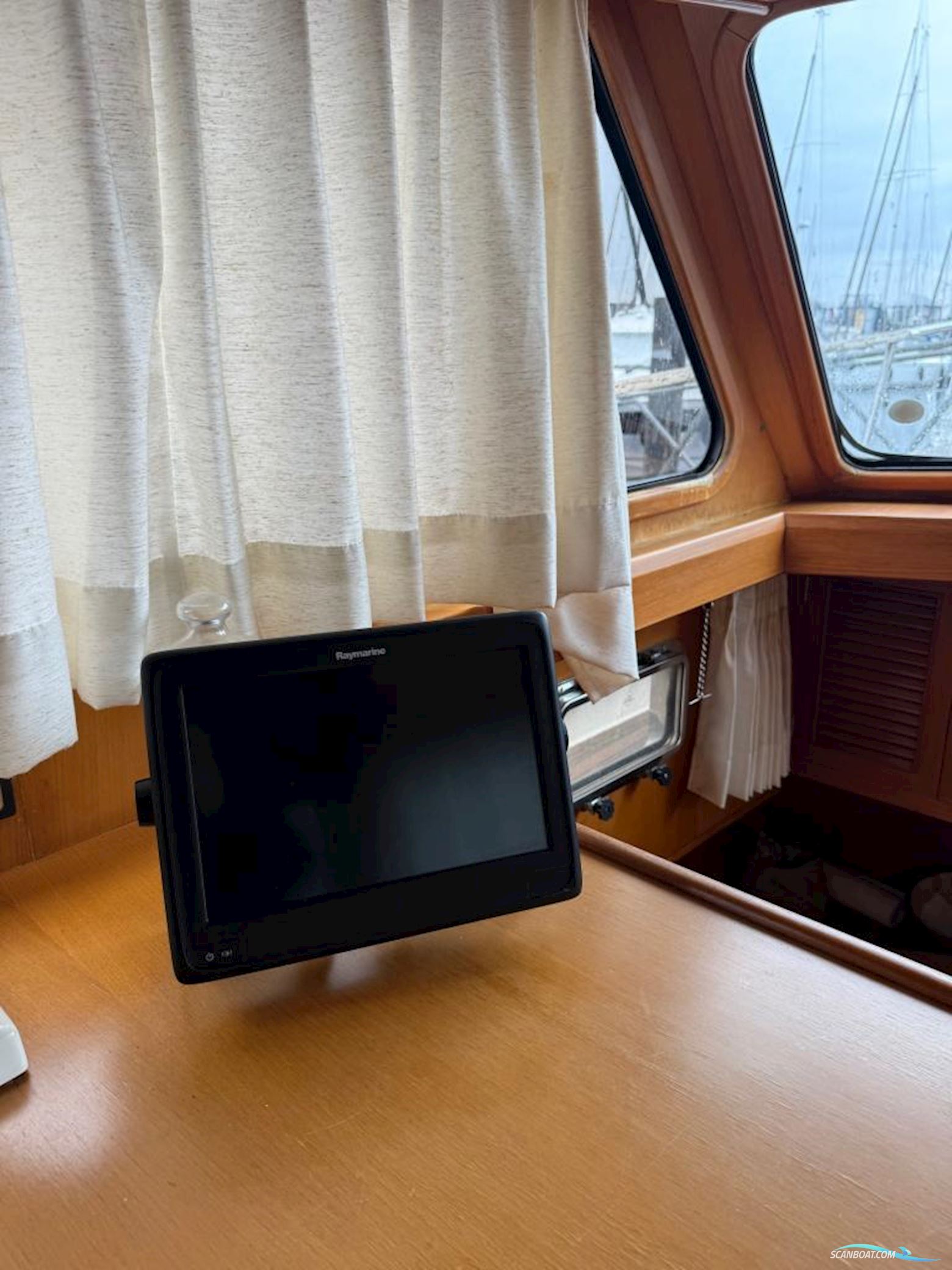 AMS Trawler 42