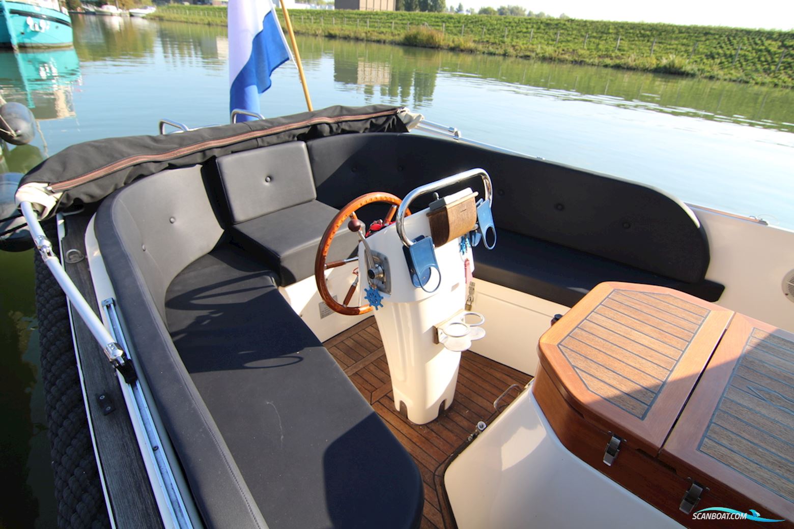 Antaris 630 Flying Lounge