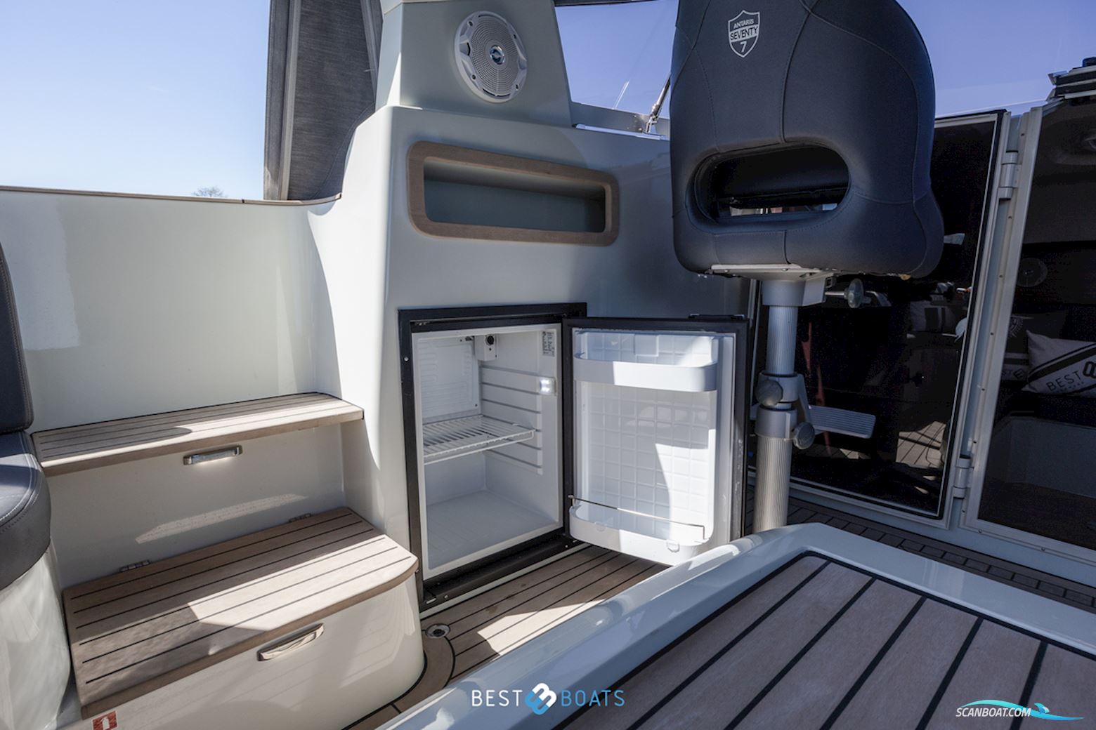 Antaris Seventy7 Cabin