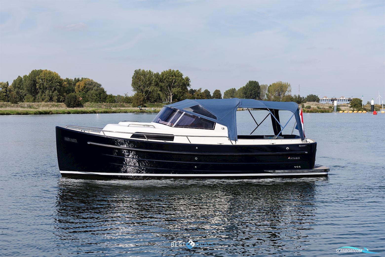 Antaris Seventy7 Cabin